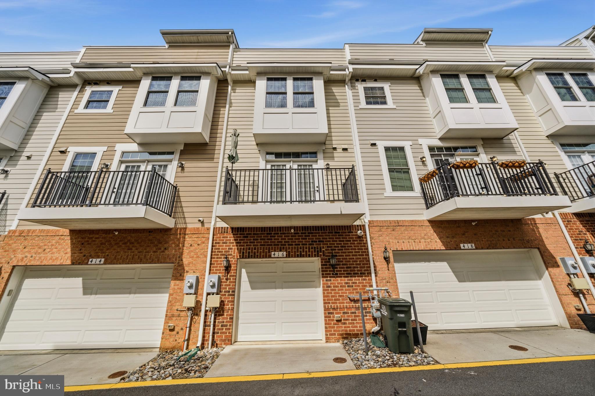 CRESCENT PLACE - Residential