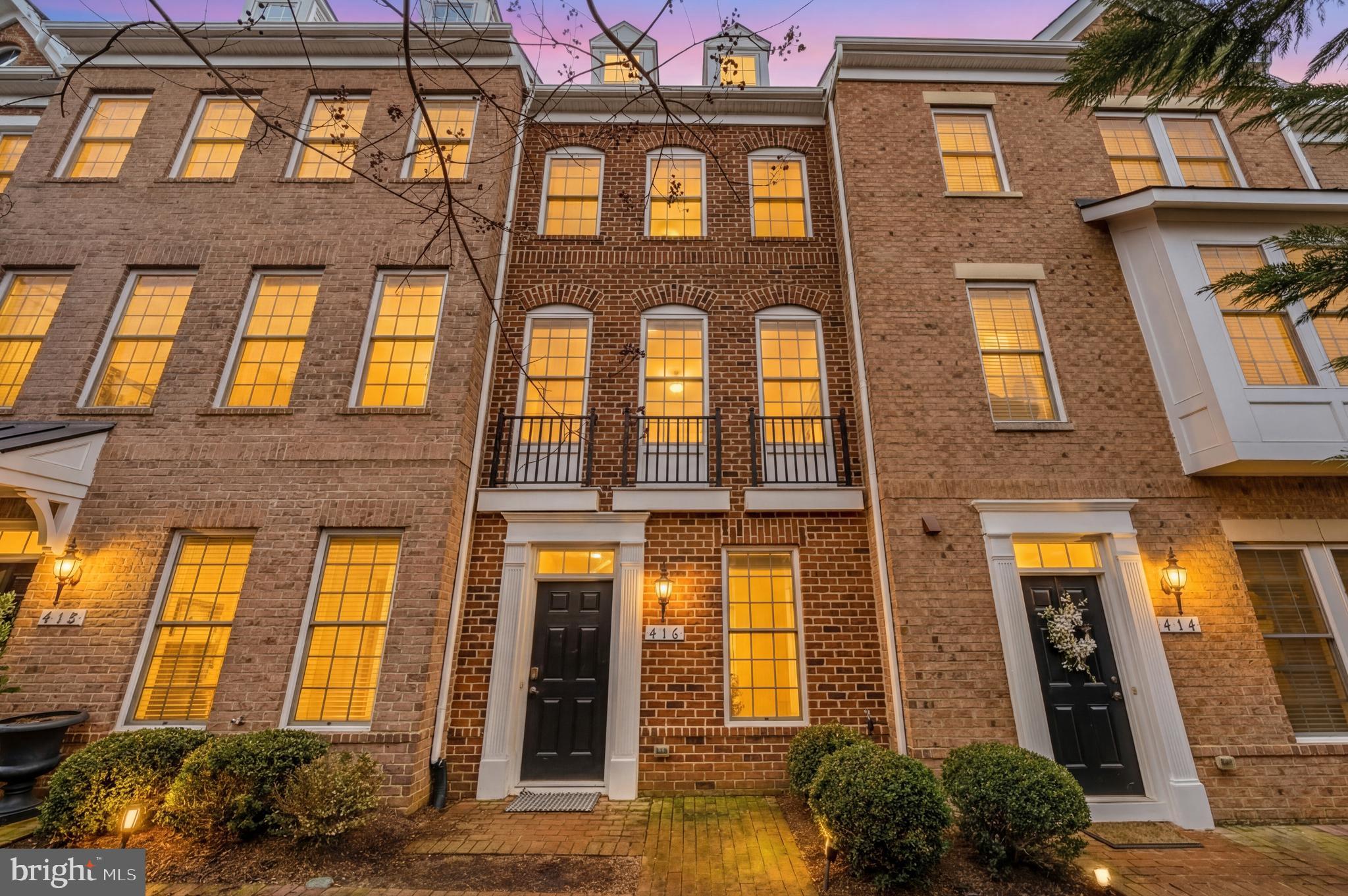 CRESCENT PLACE - Residential