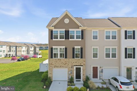 47 ARSBERG DRIVE CHARLES TOWN WV 25414