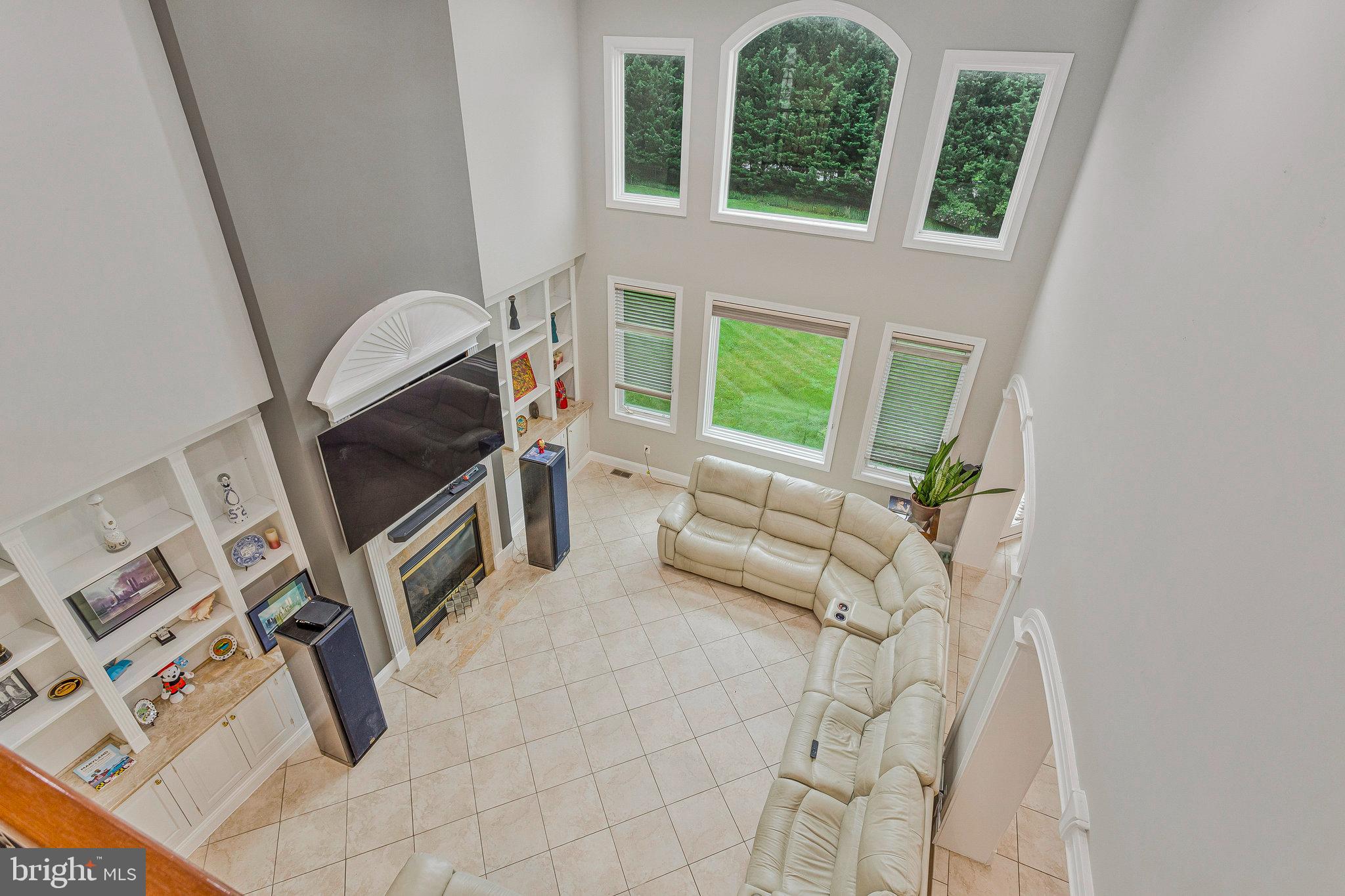 GOVERNORS MANOR - Residential