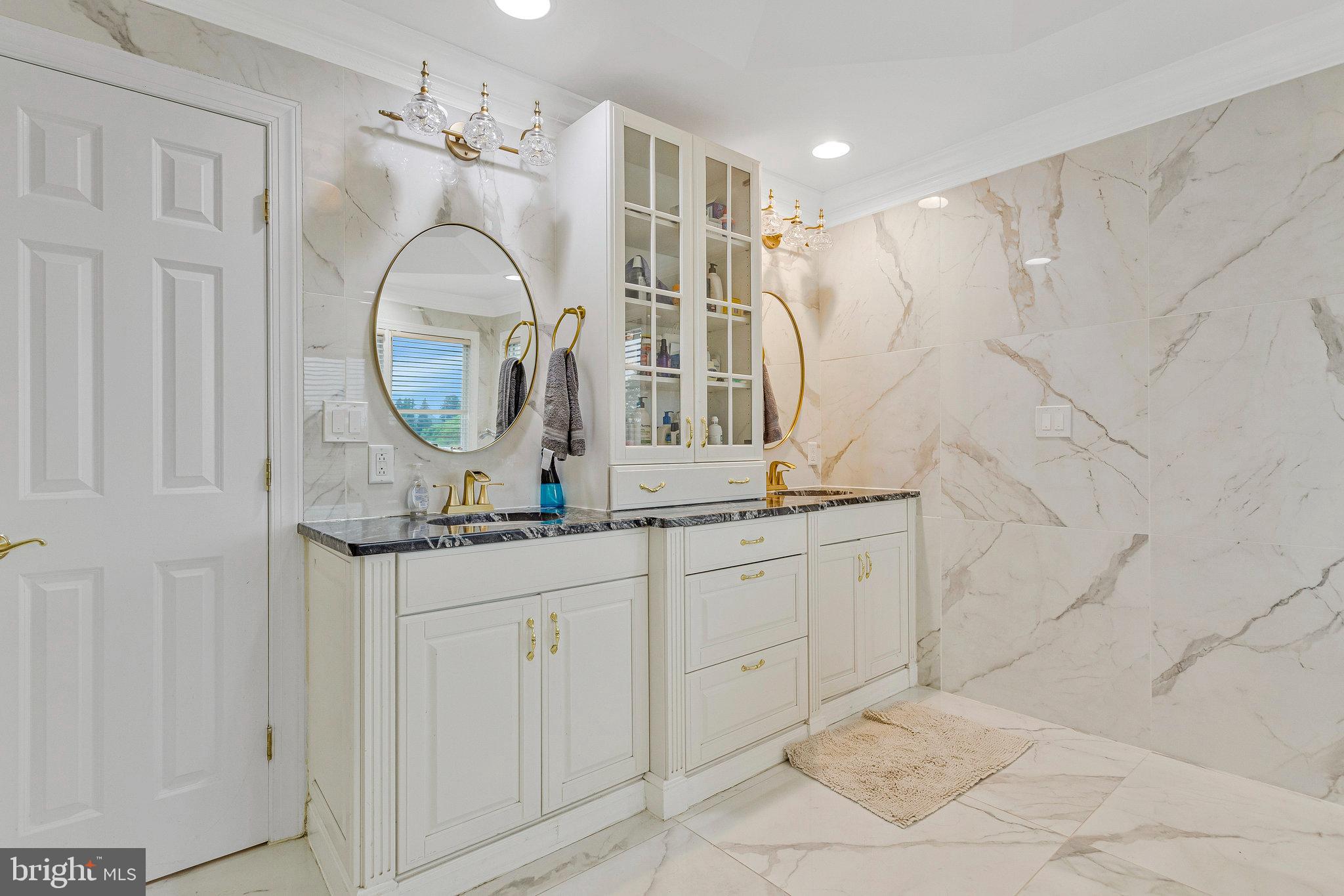 GOVERNORS MANOR - Residential