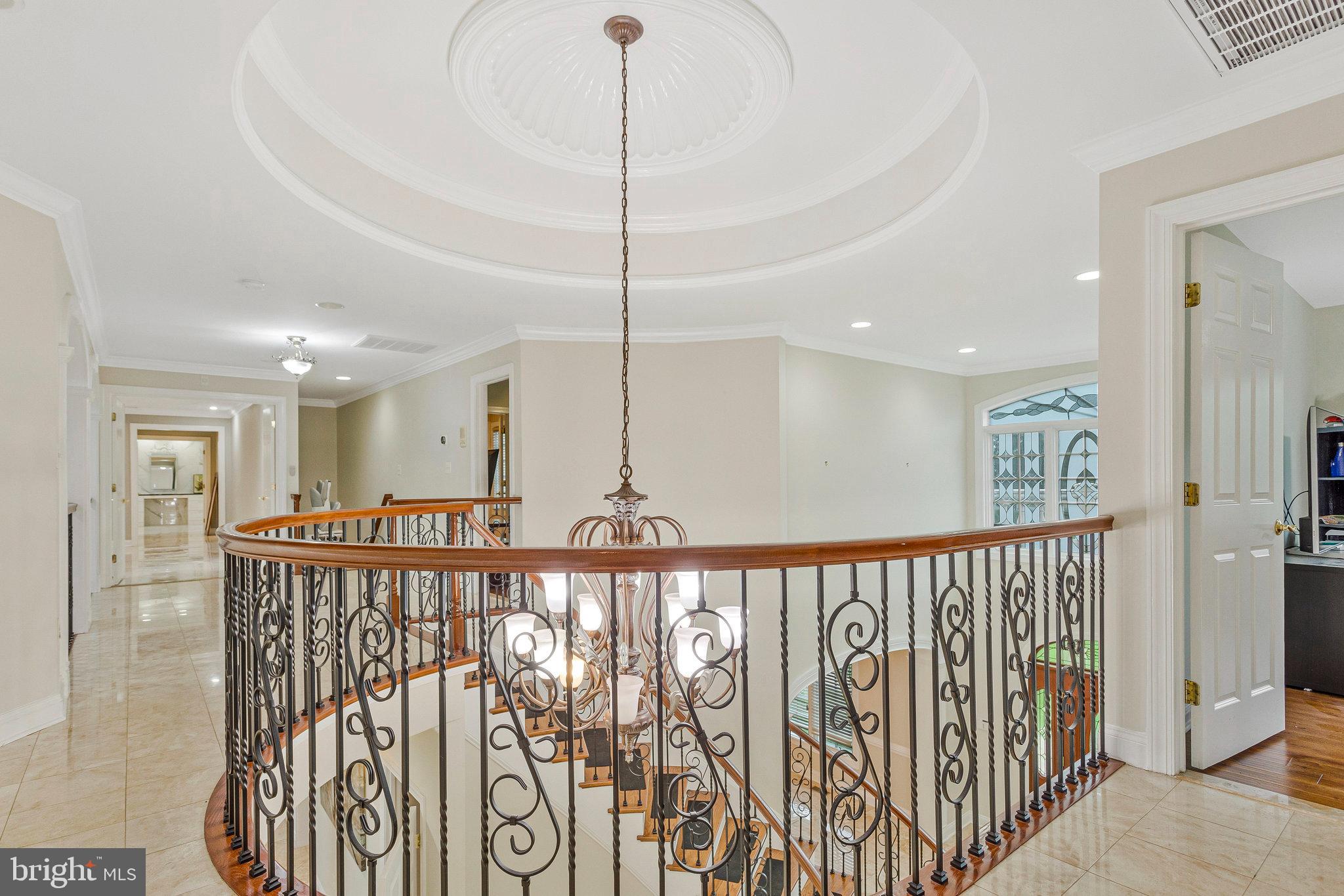 GOVERNORS MANOR - Residential