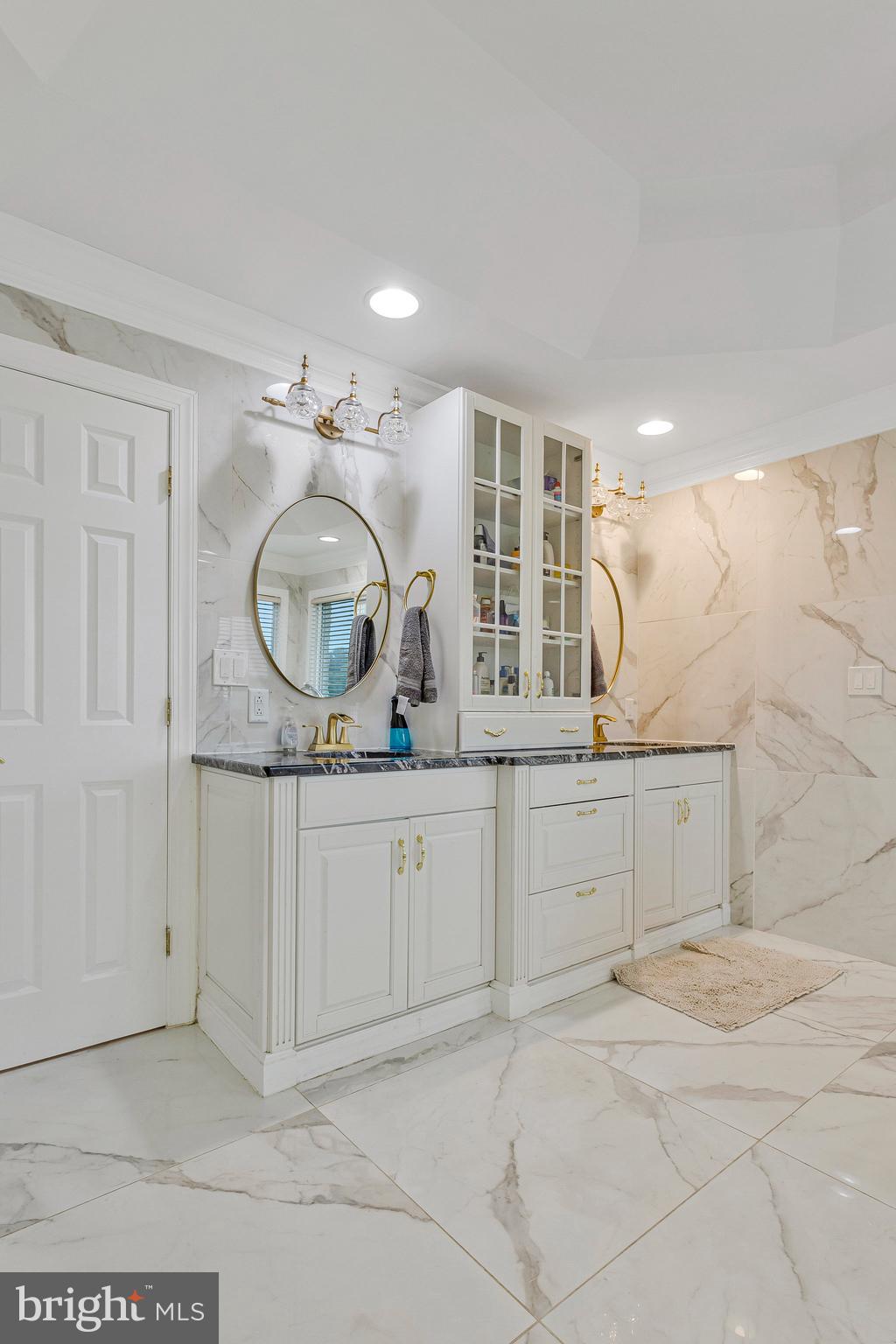 GOVERNORS MANOR - Residential