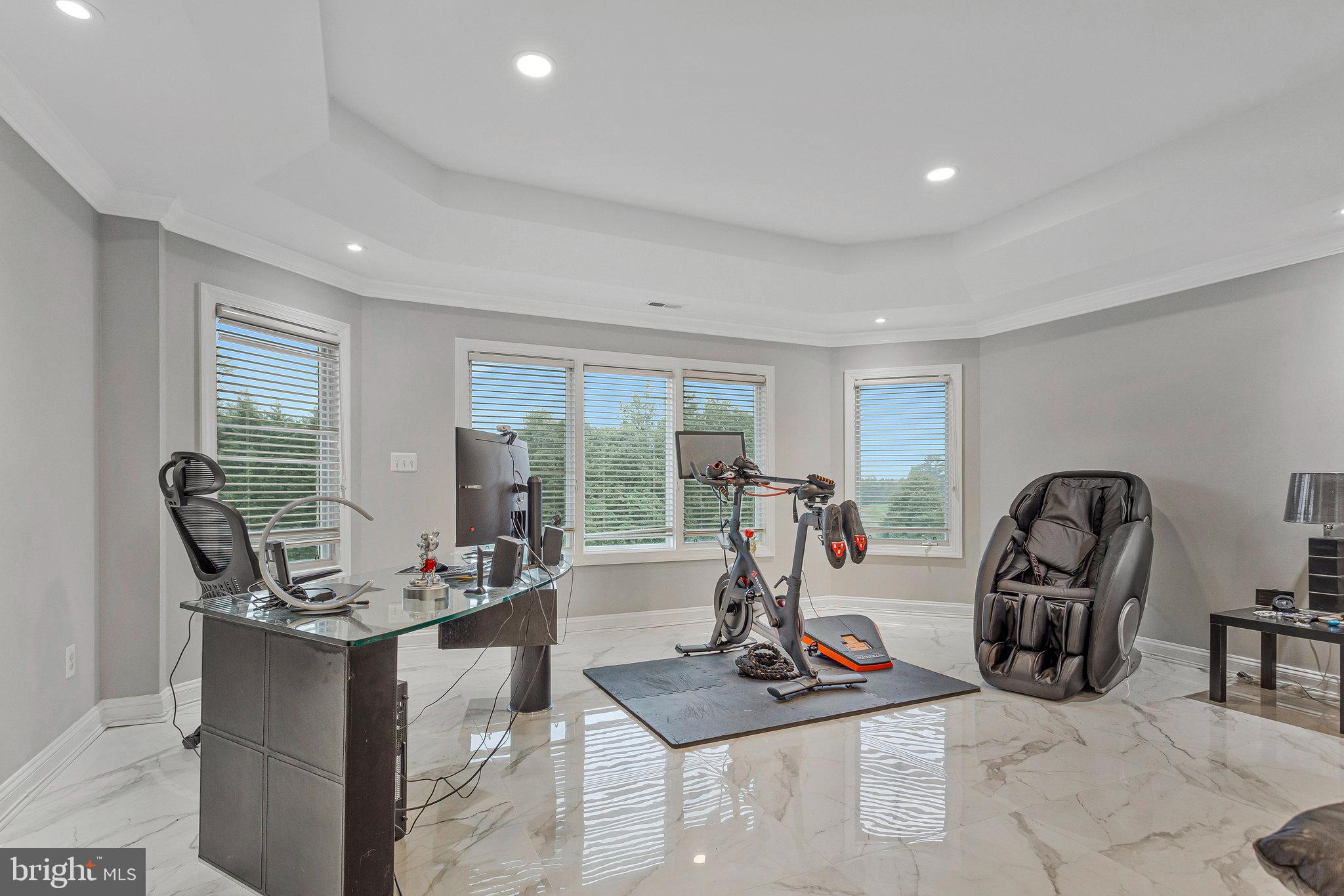 GOVERNORS MANOR - Residential