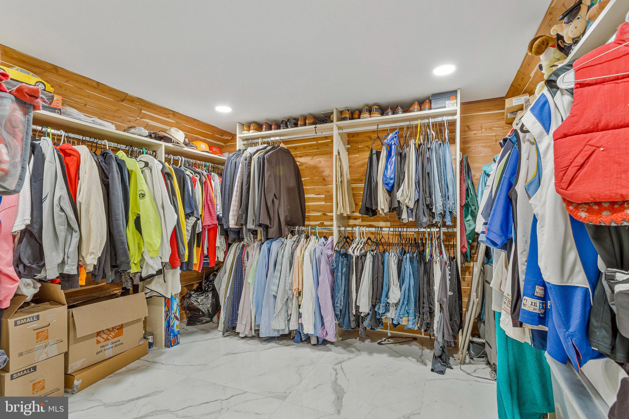 GOVERNORS MANOR - Residential