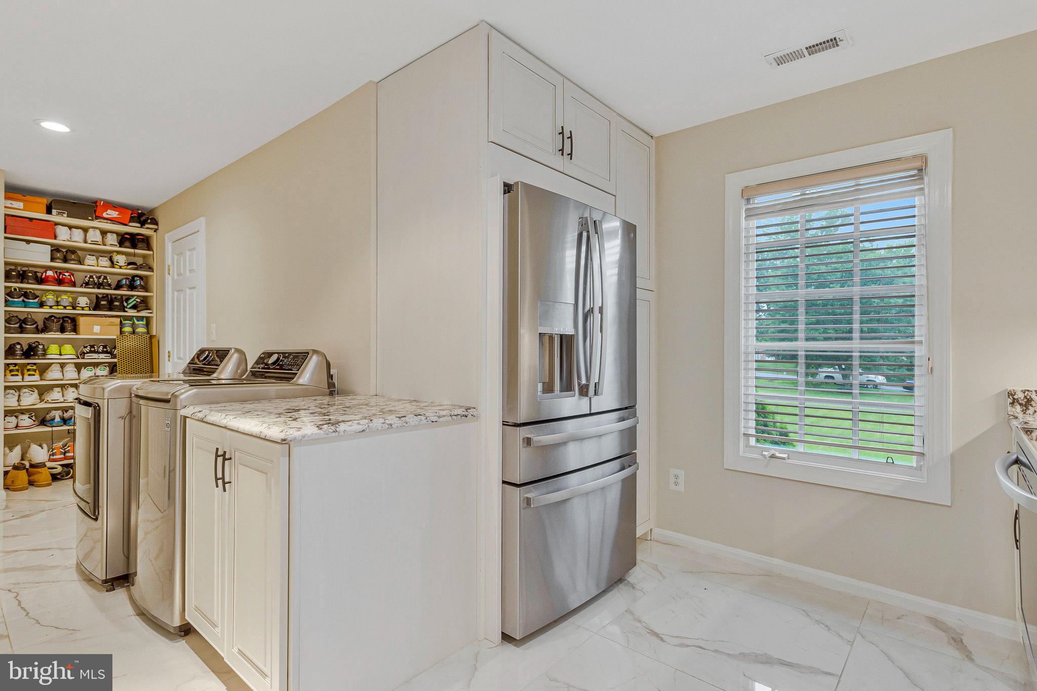 GOVERNORS MANOR - Residential