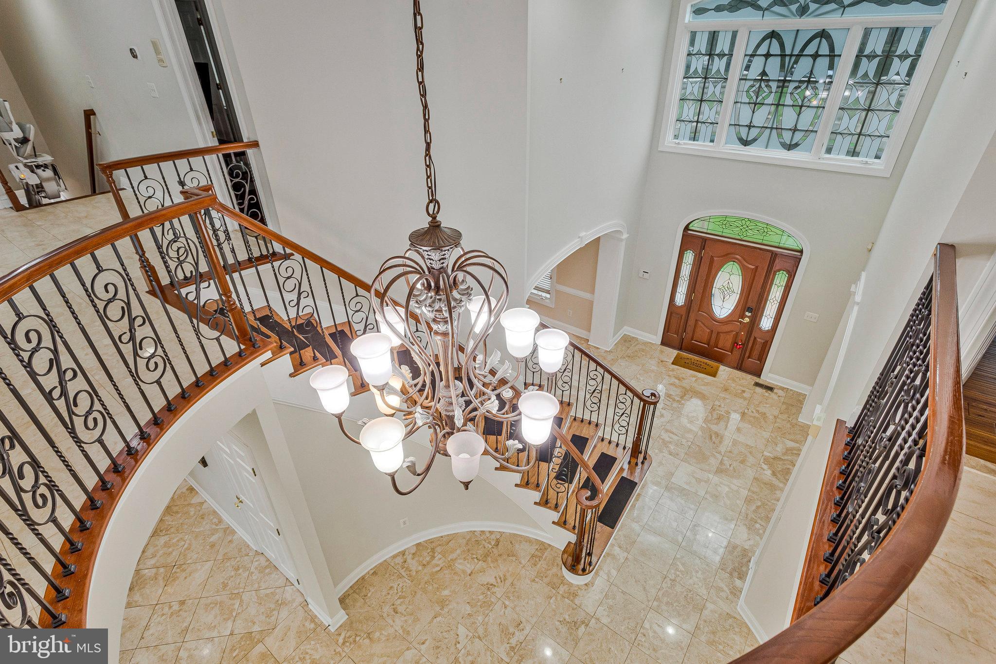 GOVERNORS MANOR - Residential