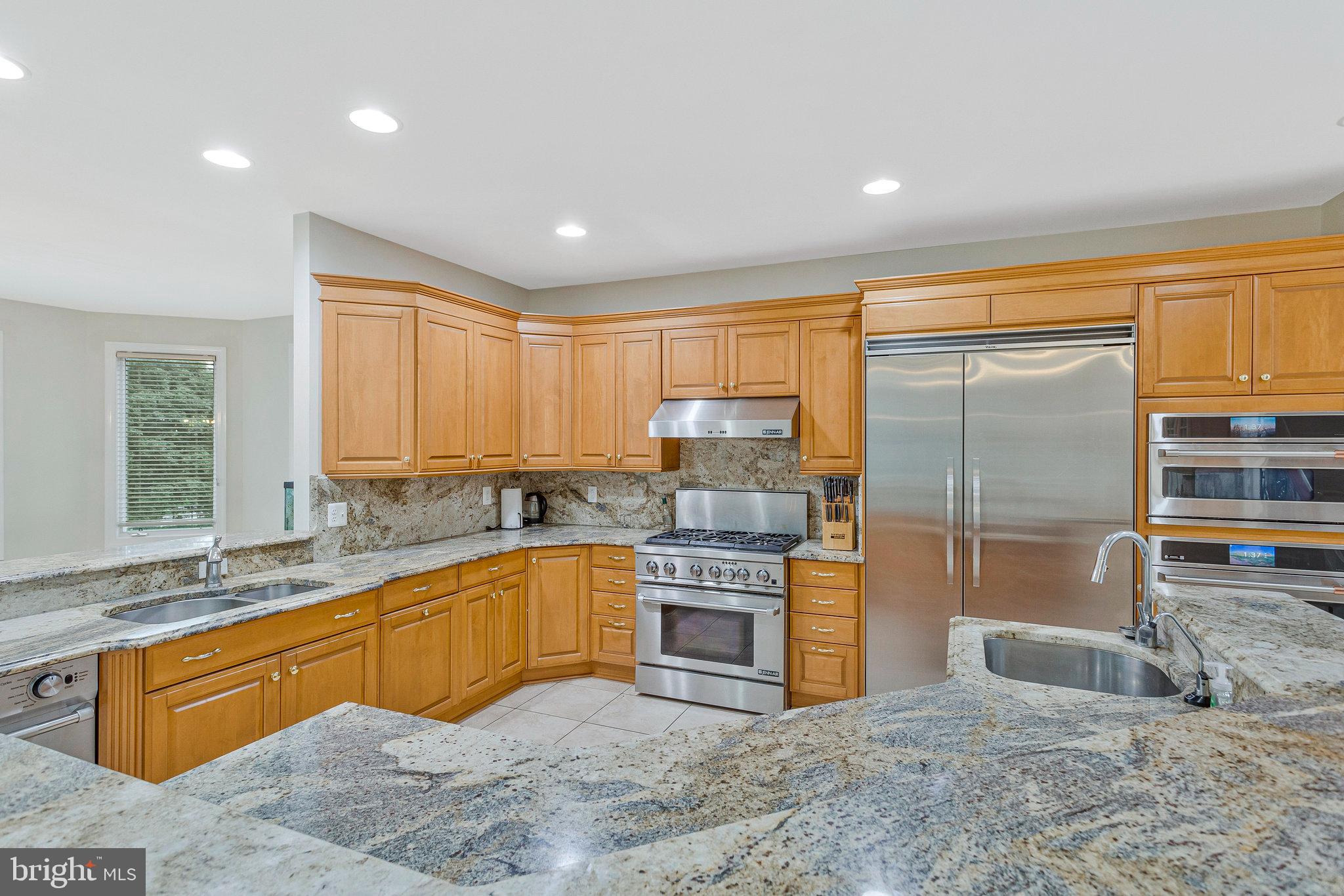 GOVERNORS MANOR - Residential