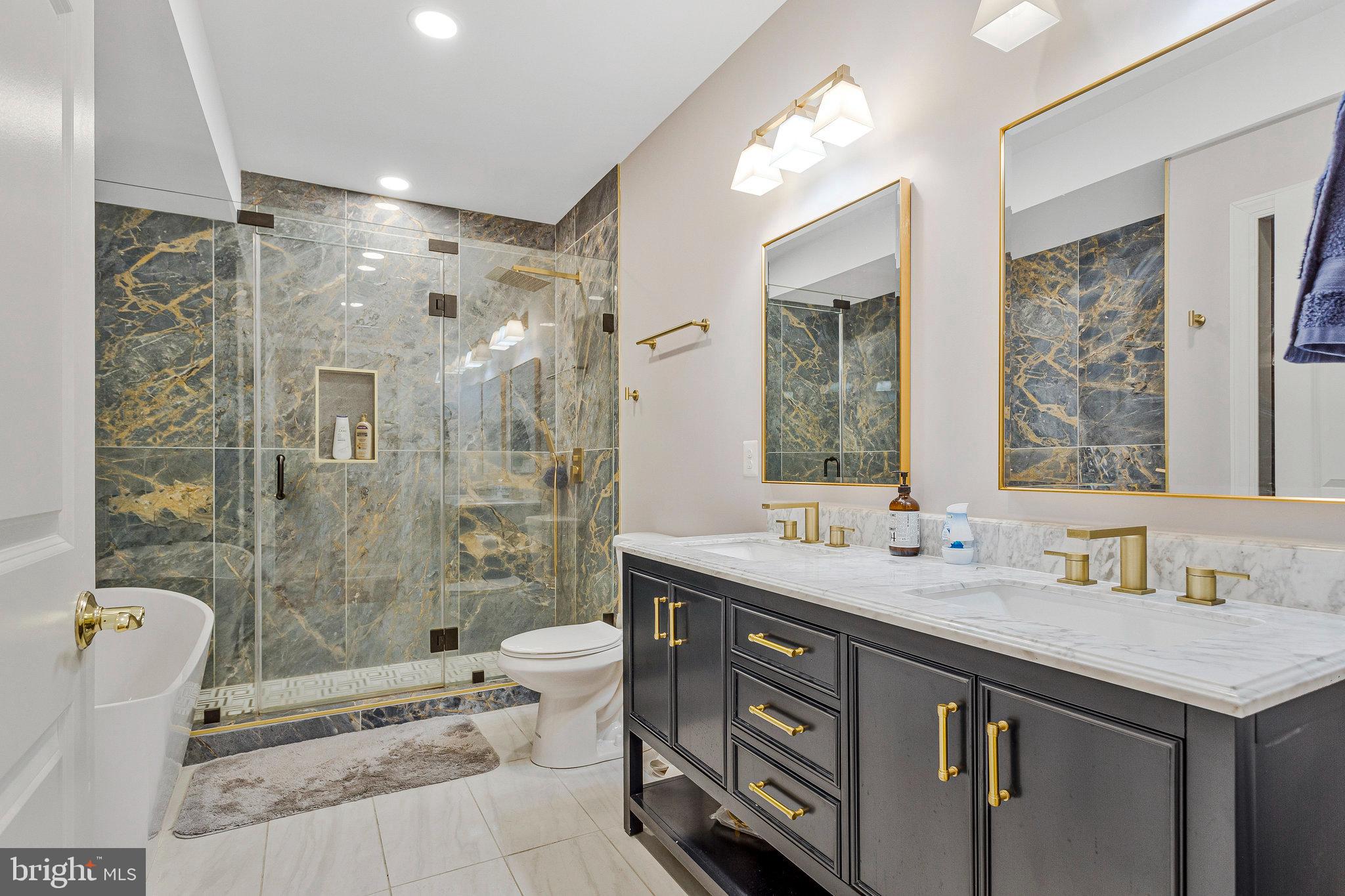 GOVERNORS MANOR - Residential