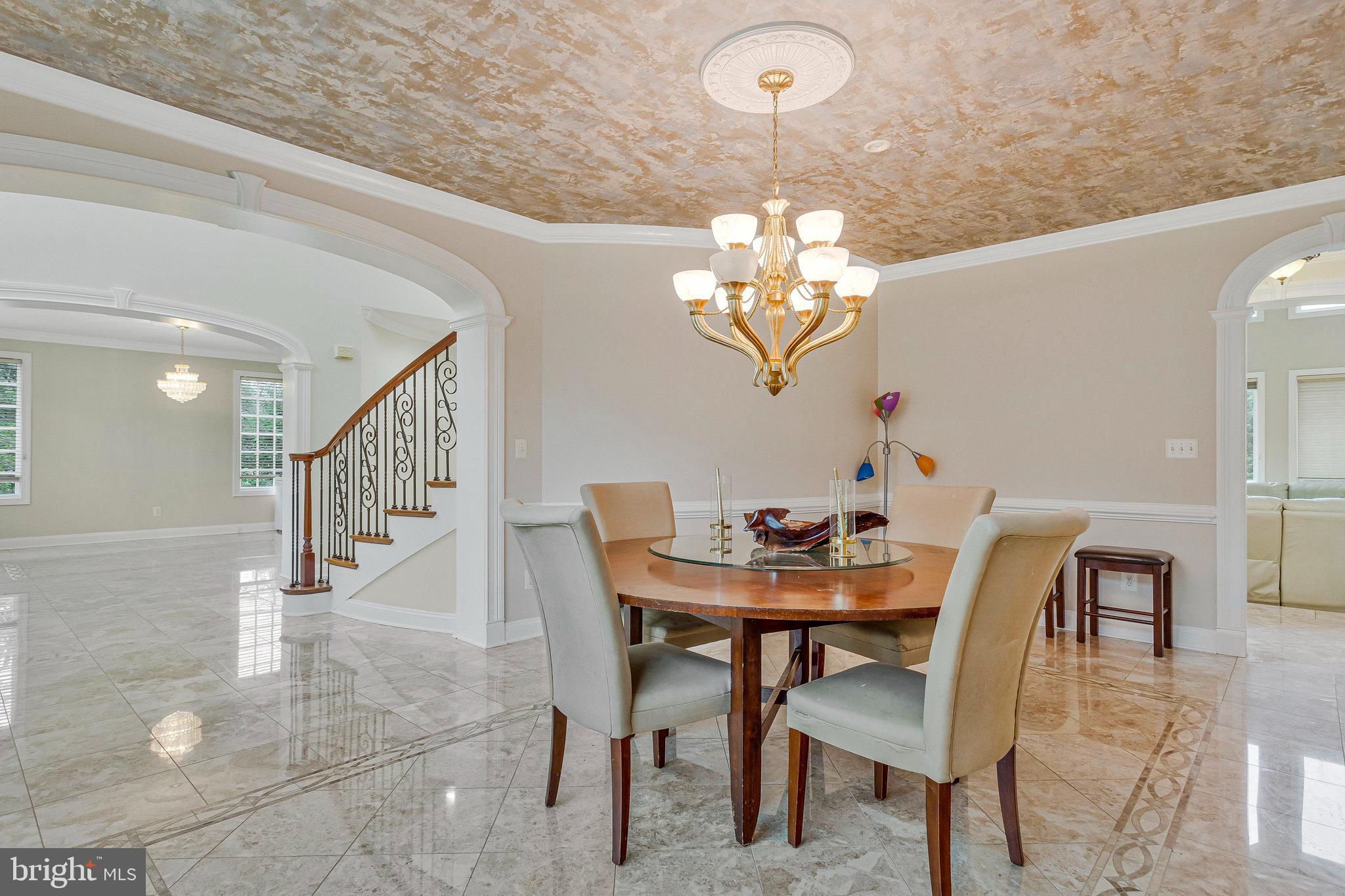 GOVERNORS MANOR - Residential