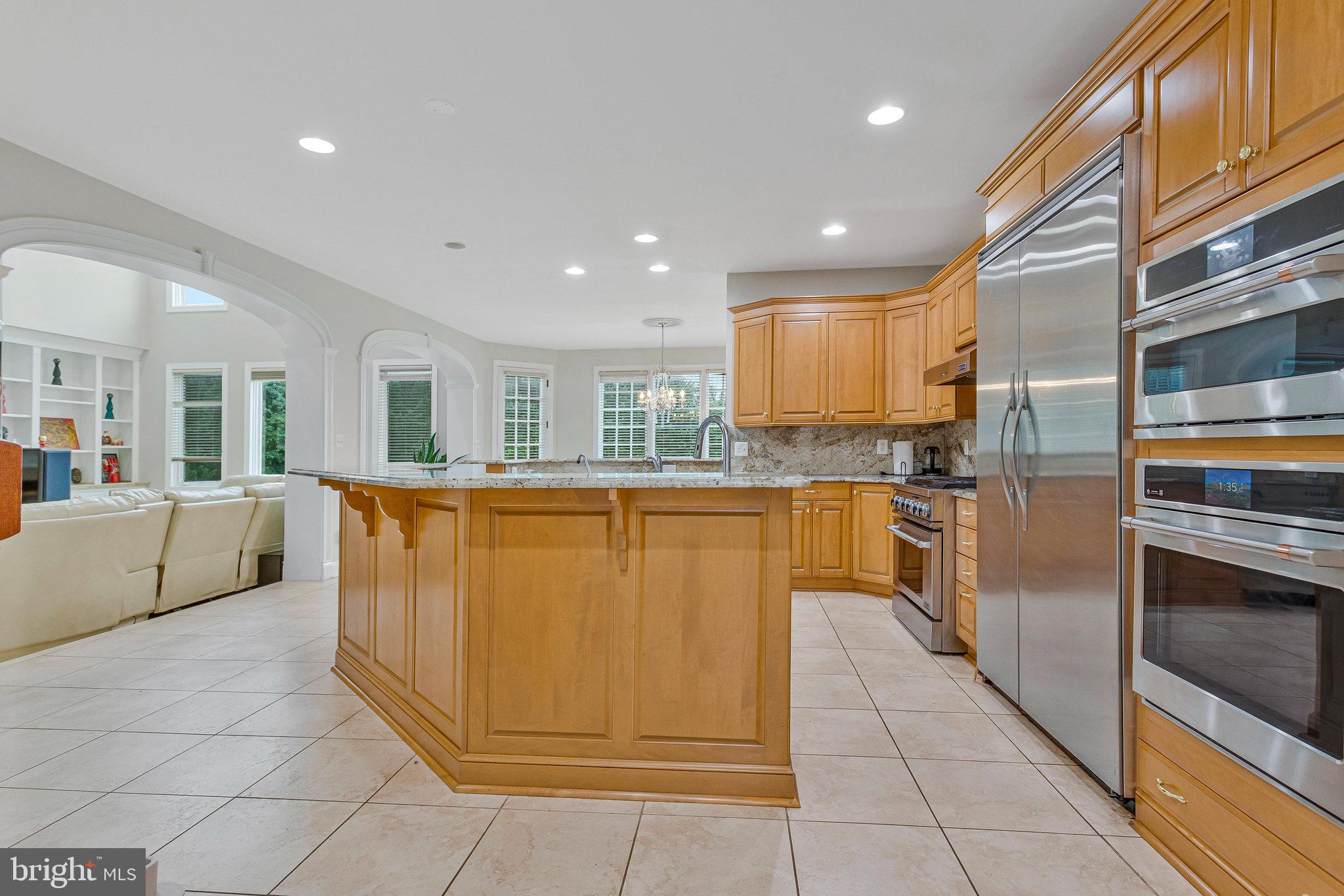 GOVERNORS MANOR - Residential