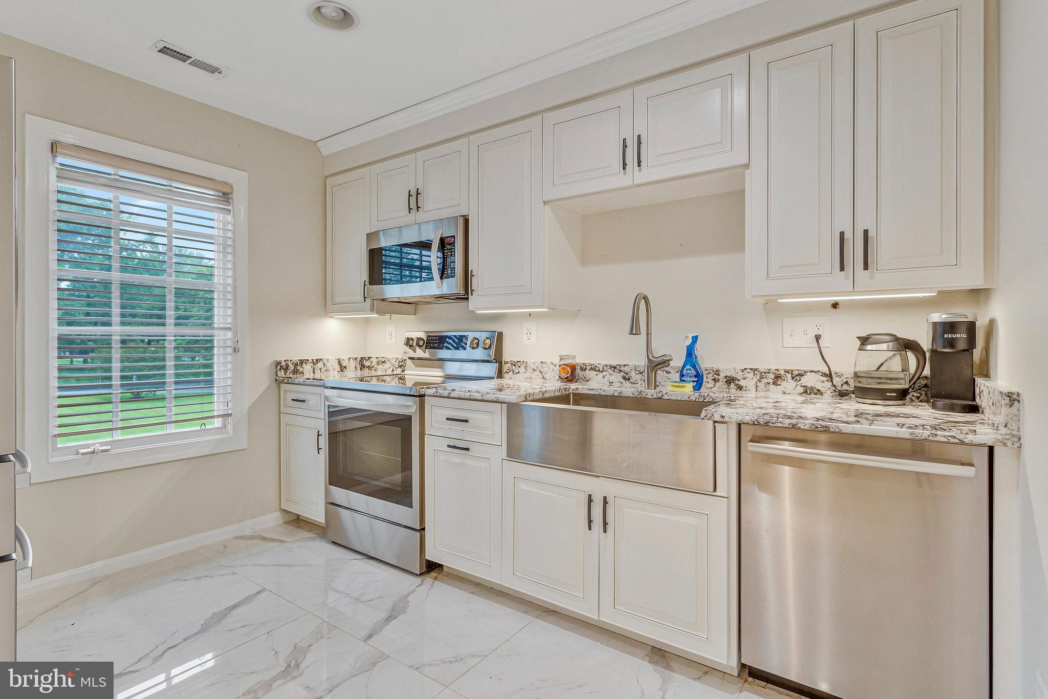 GOVERNORS MANOR - Residential