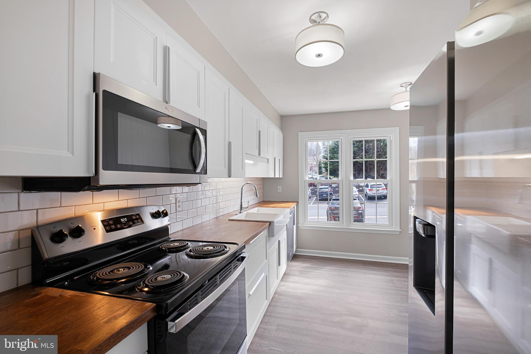 862 STOCKBRIDGE DRIVE