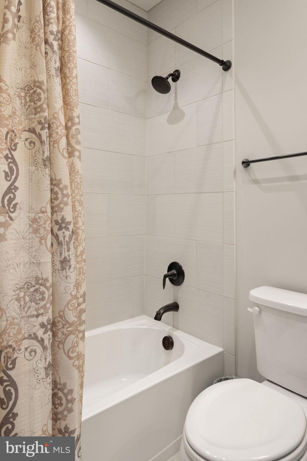 REGENCY AT CREEKSIDE - Residential