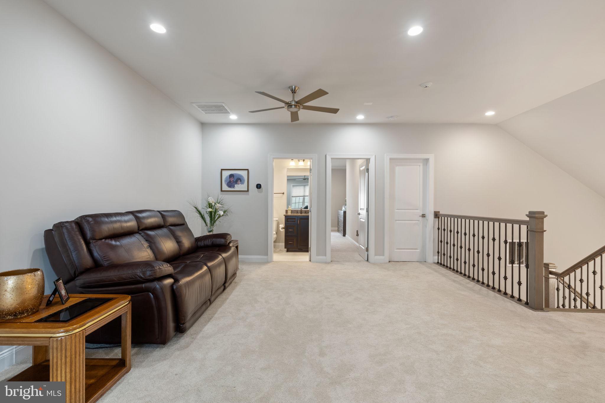 REGENCY AT CREEKSIDE - Residential