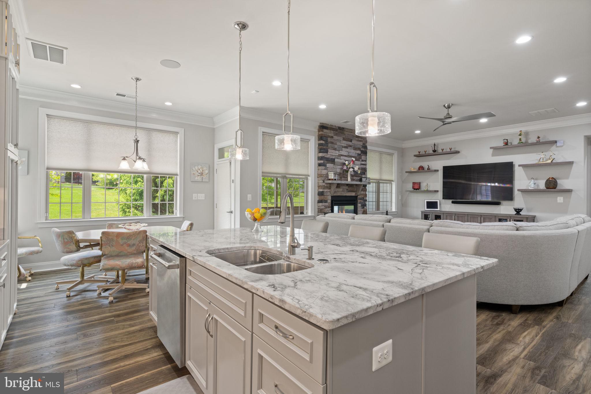 REGENCY AT CREEKSIDE - Residential