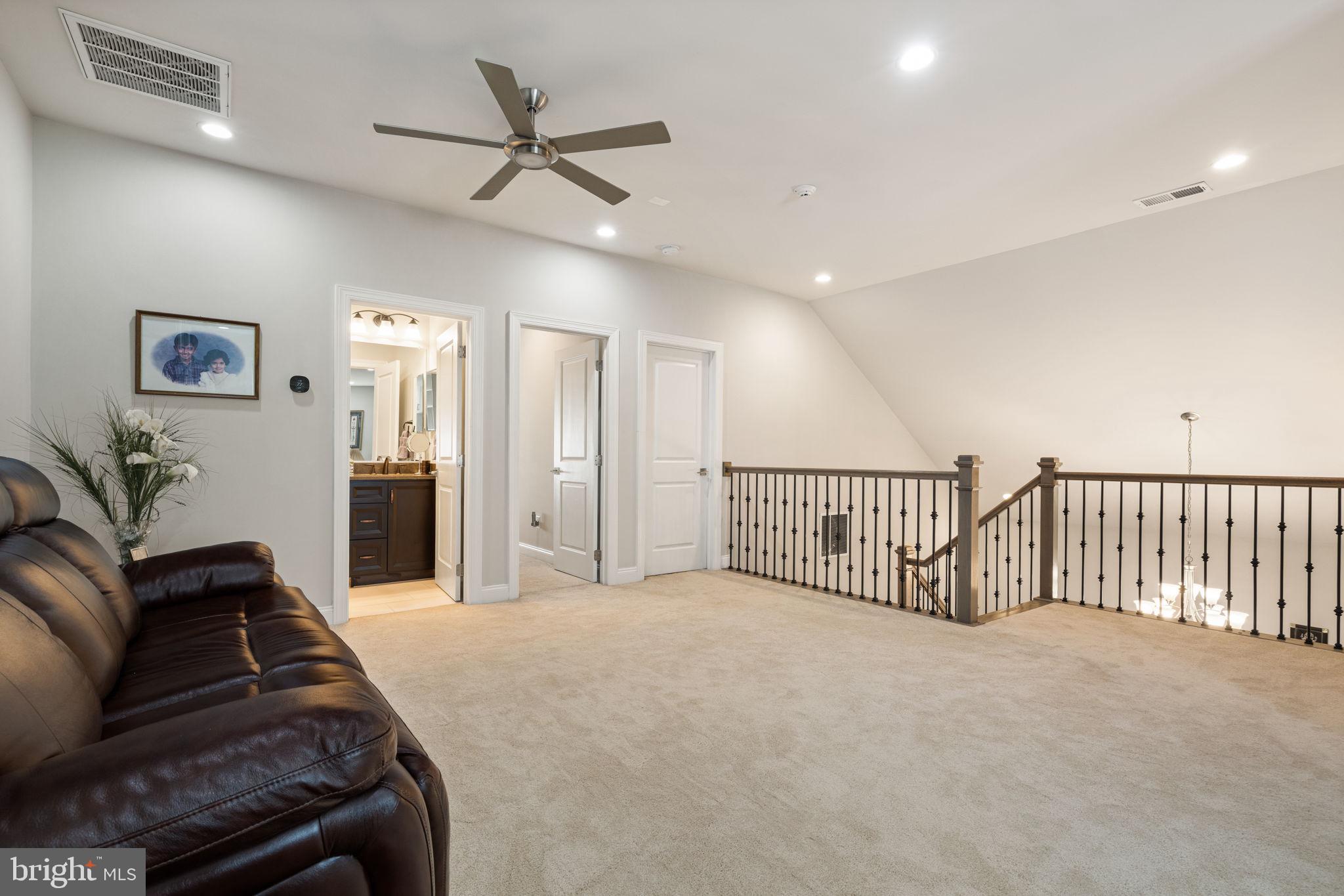 REGENCY AT CREEKSIDE - Residential