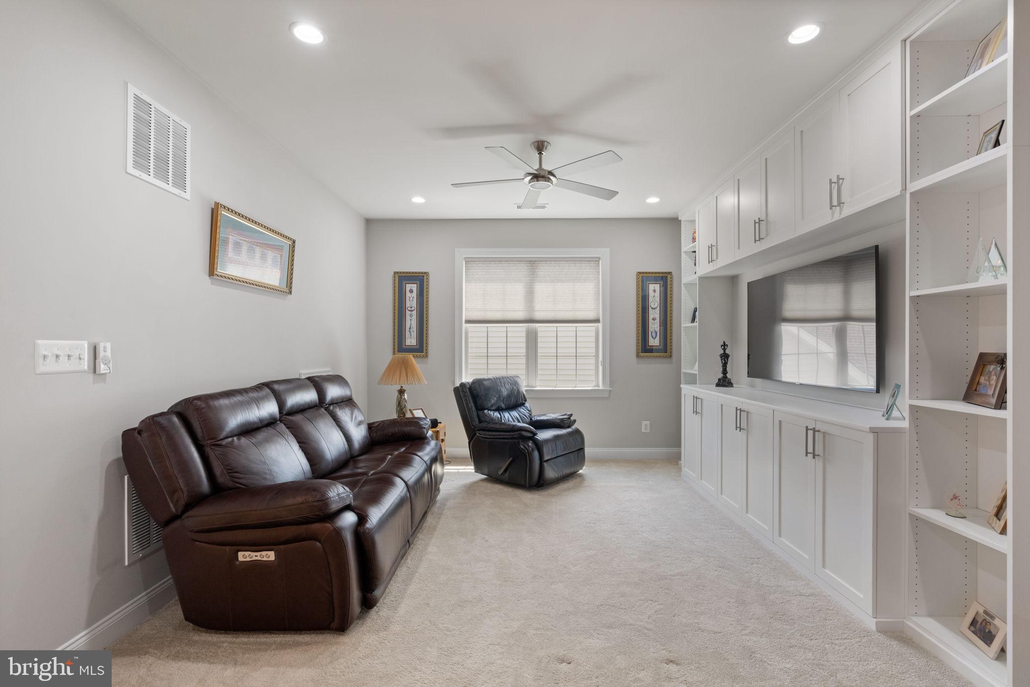 REGENCY AT CREEKSIDE - Residential