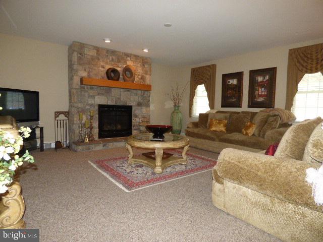 ORCHARD HILLS - Residential