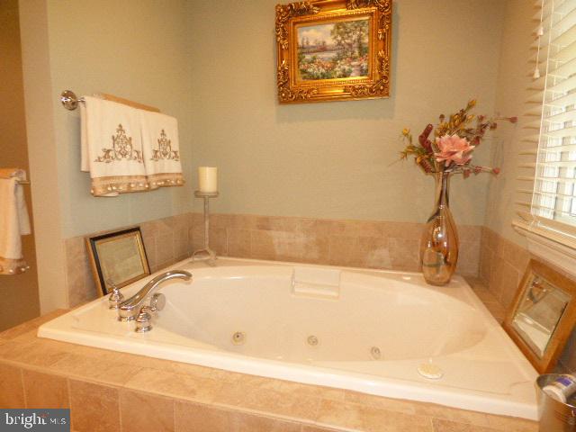 ORCHARD HILLS - Residential