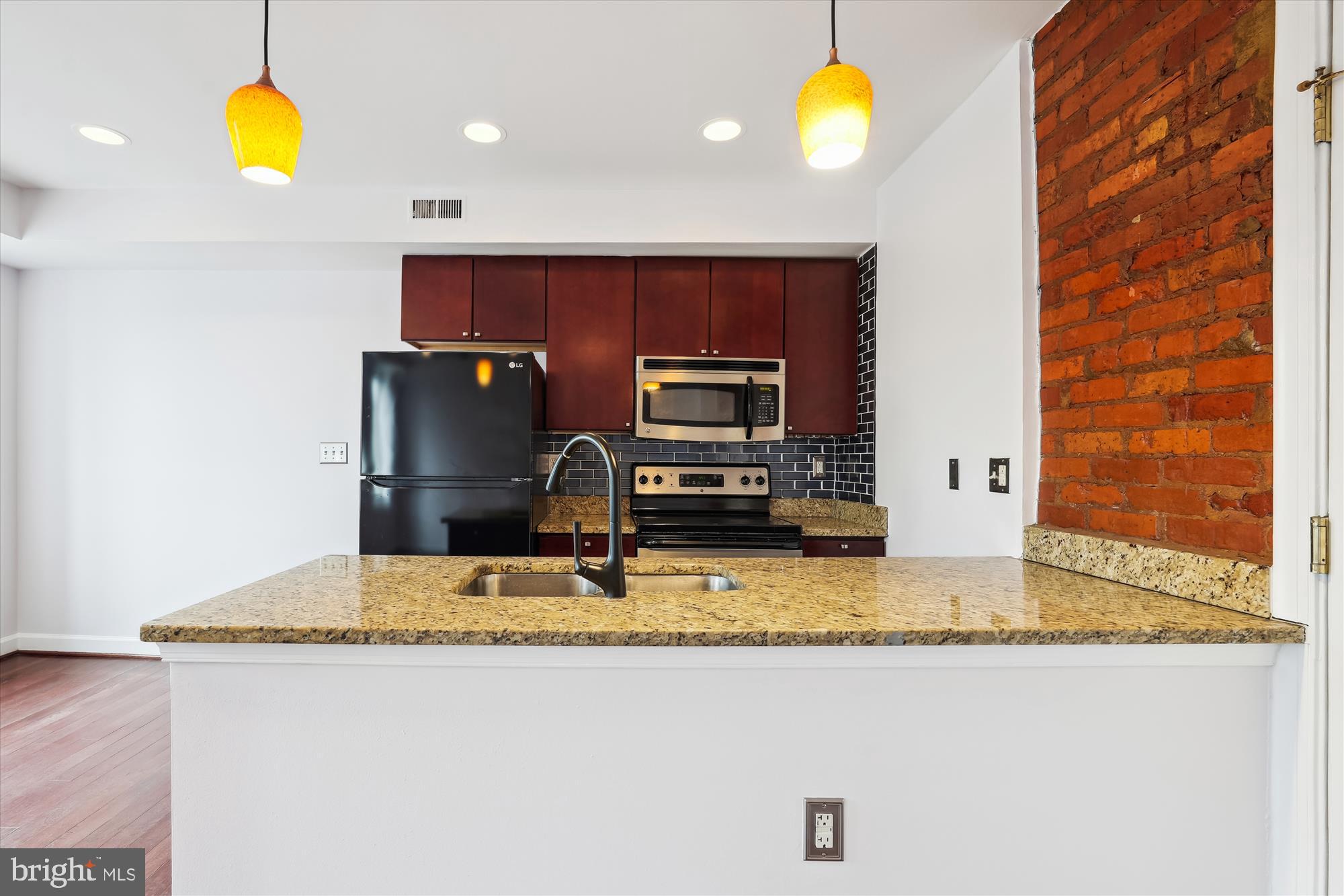 5401 9TH STREET 5407 NW 202
