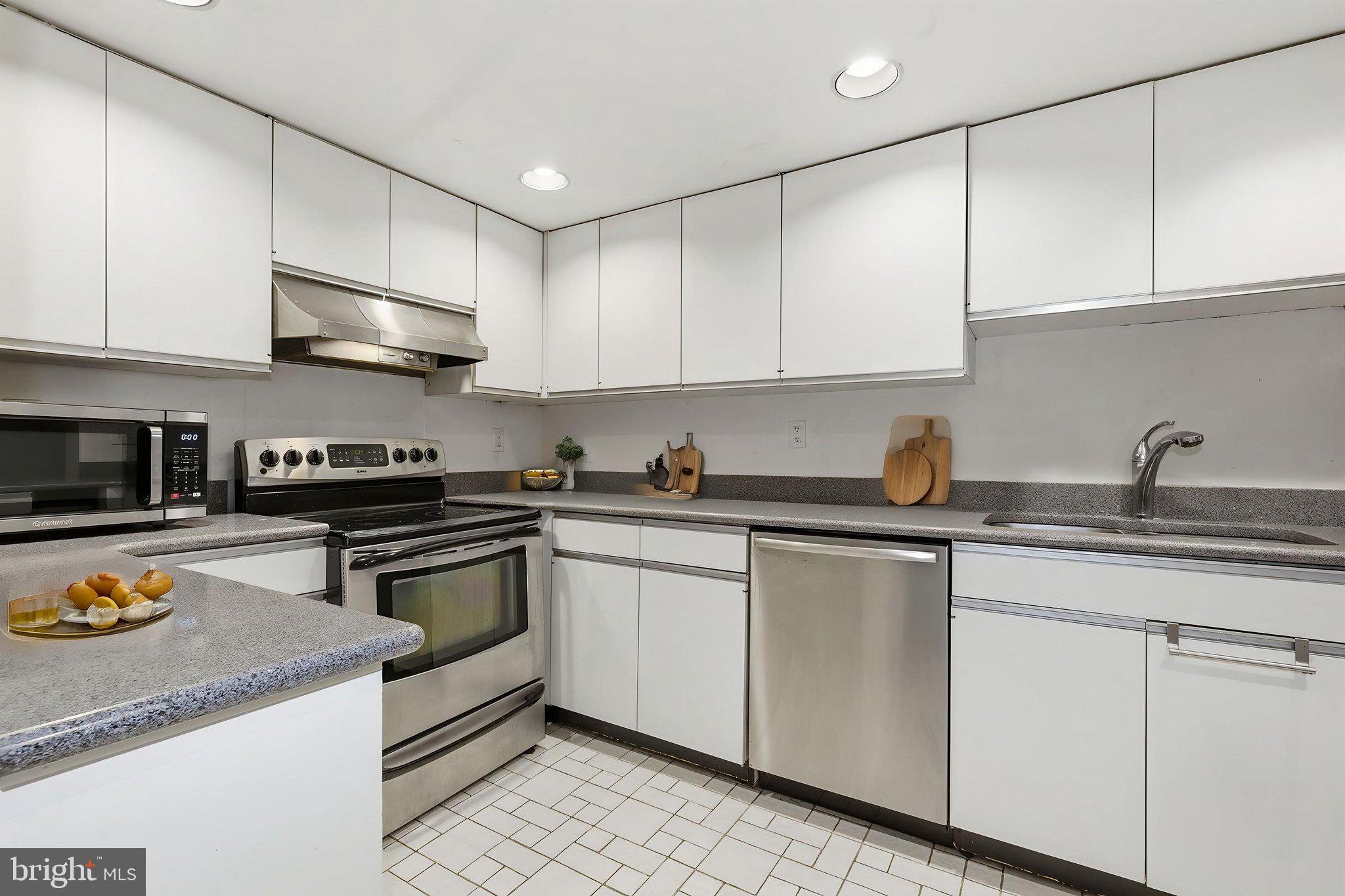 308 EAST CAPITOL STREET NE 11