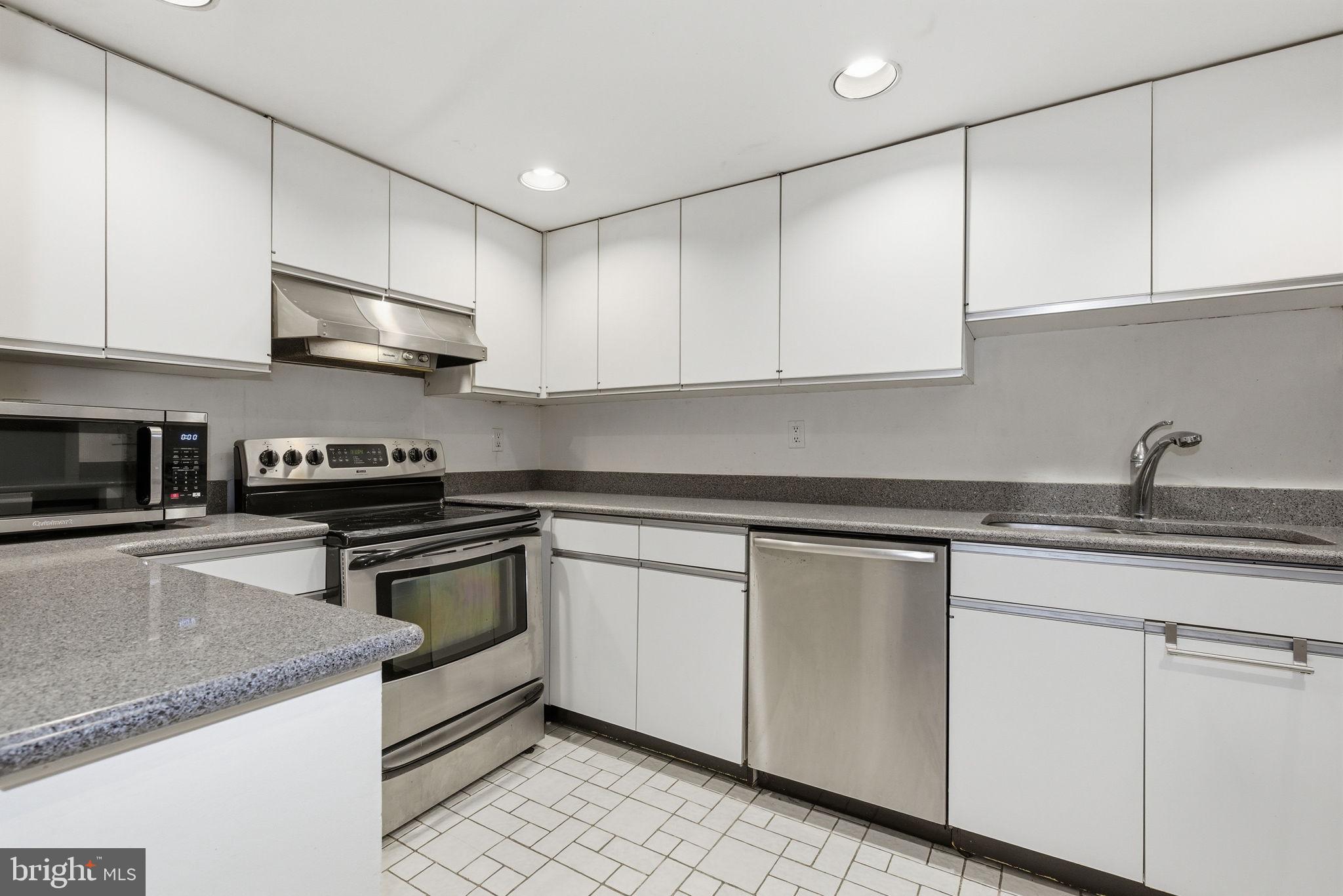 308 EAST CAPITOL STREET NE 11