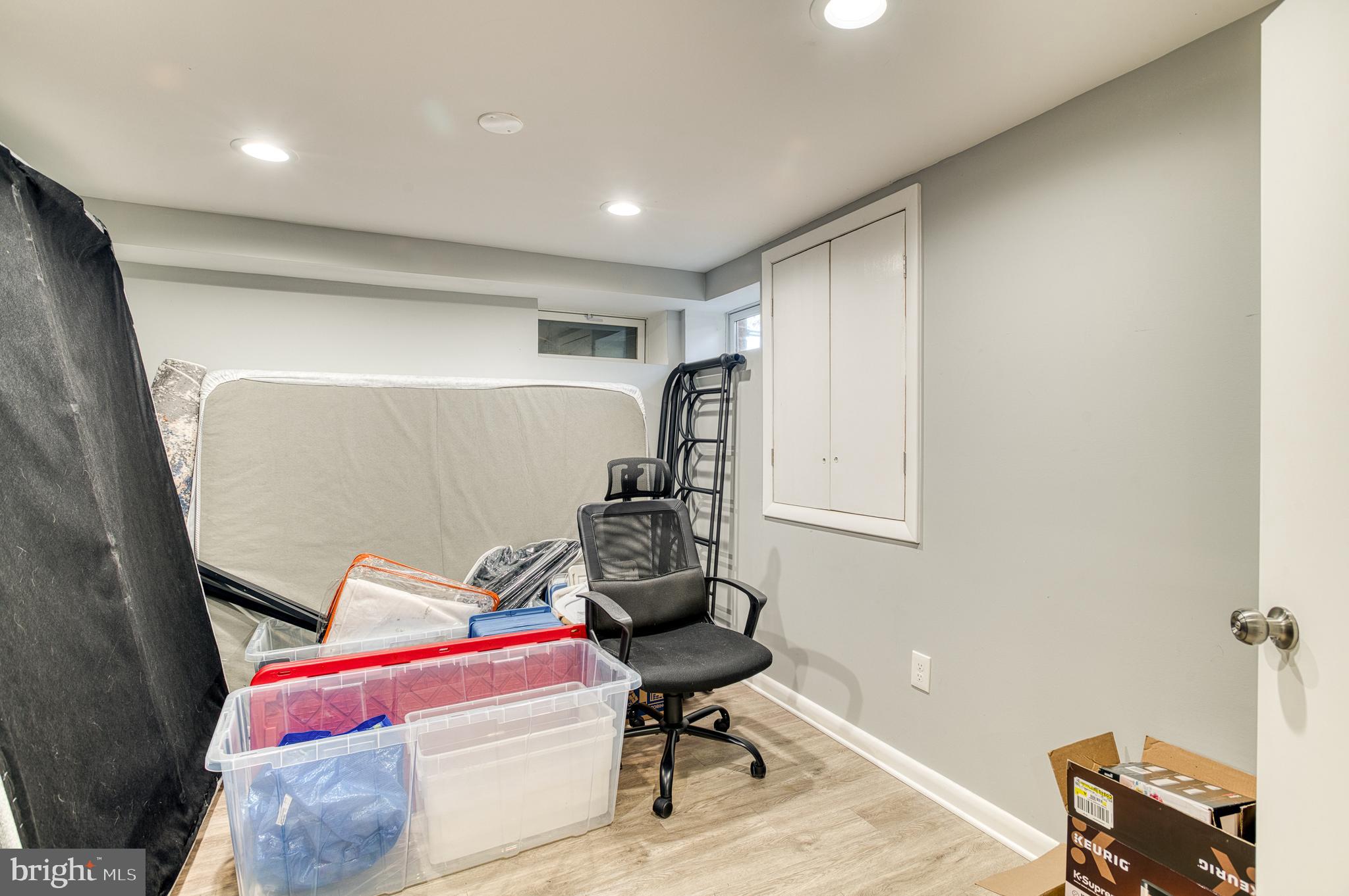 FOXHILLS - Residential