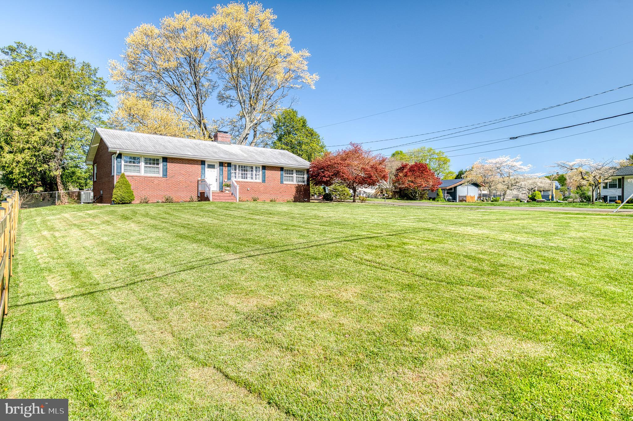 FOXHILLS - Residential