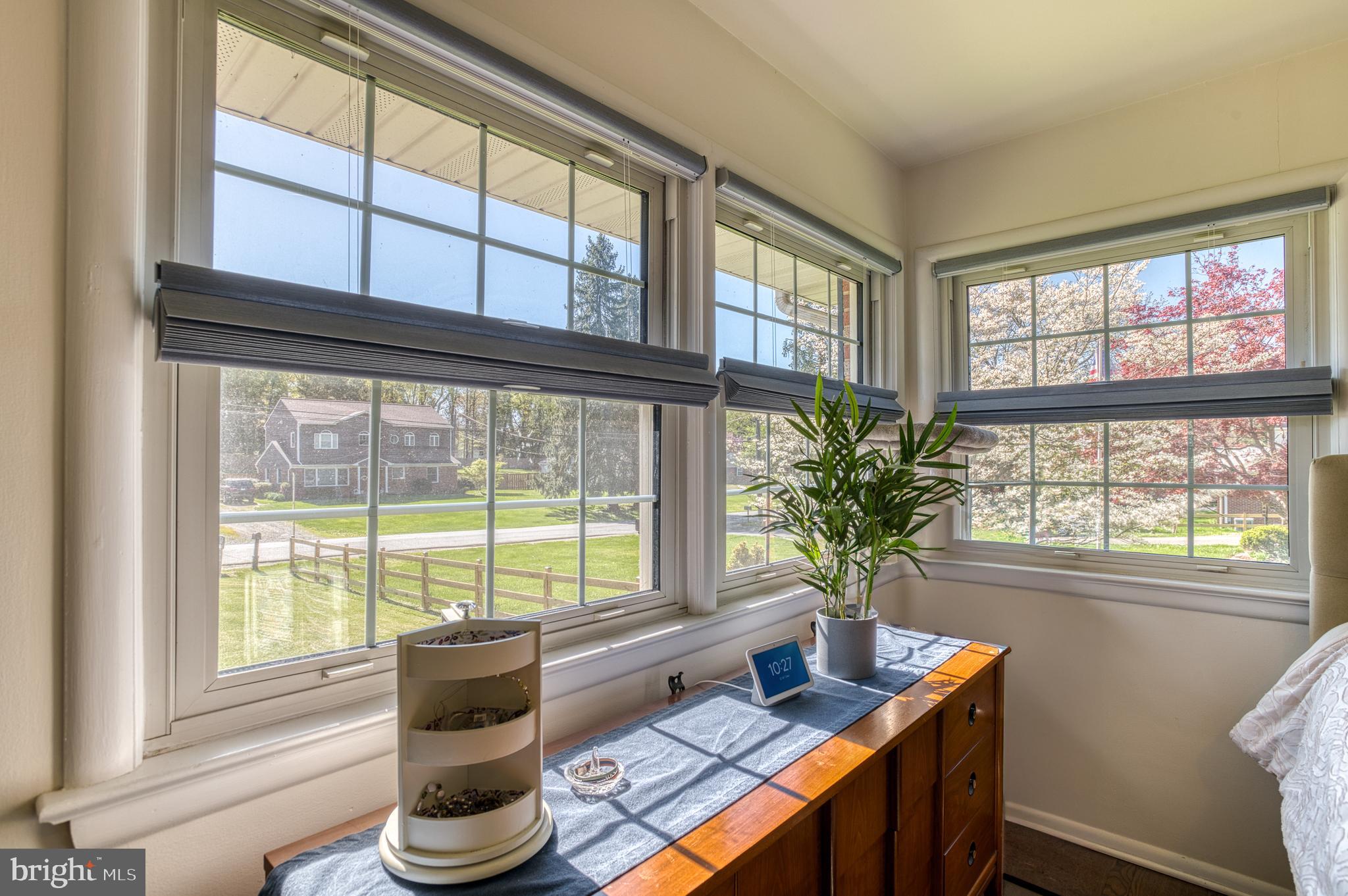 FOXHILLS - Residential