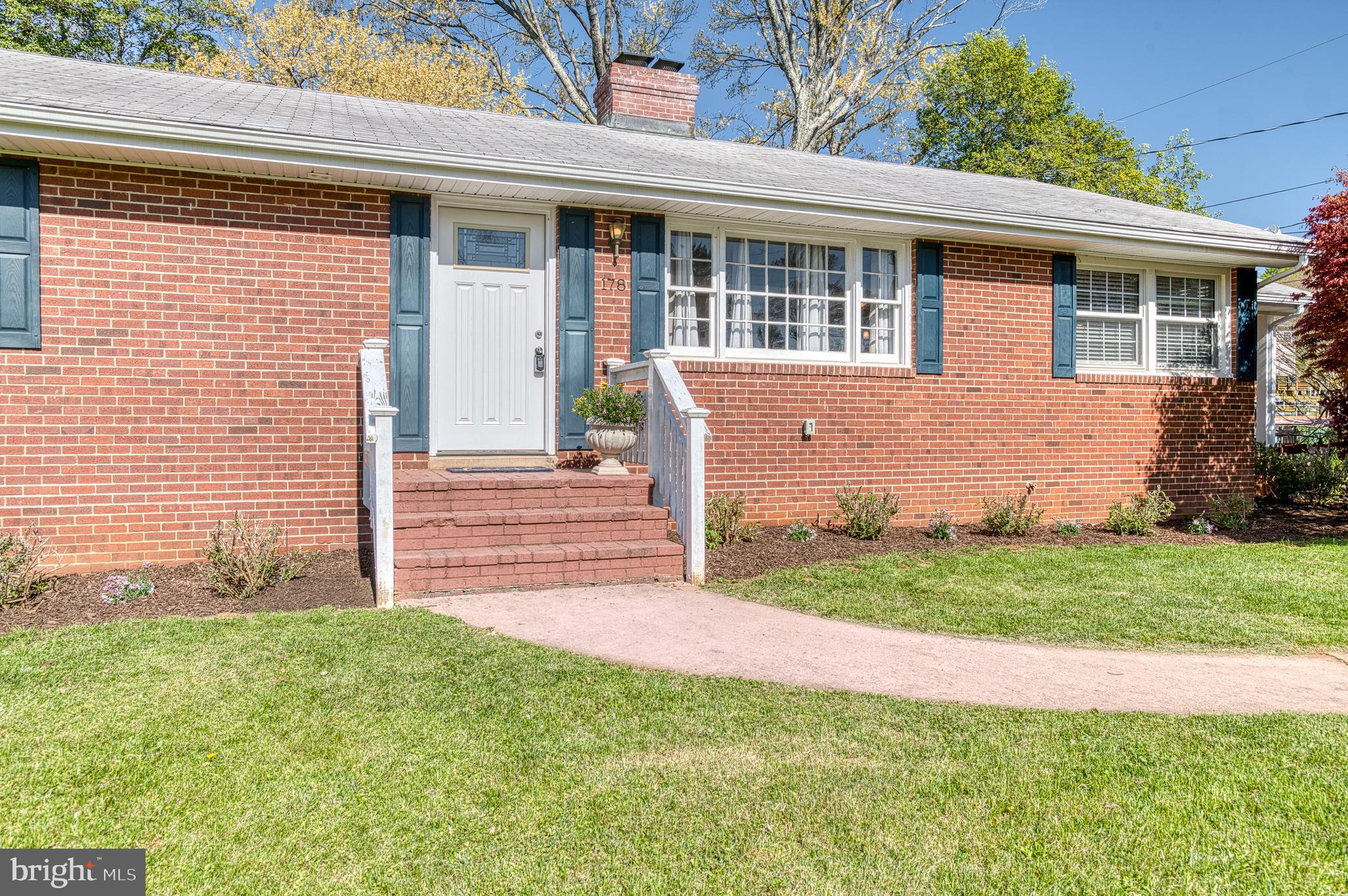 FOXHILLS - Residential