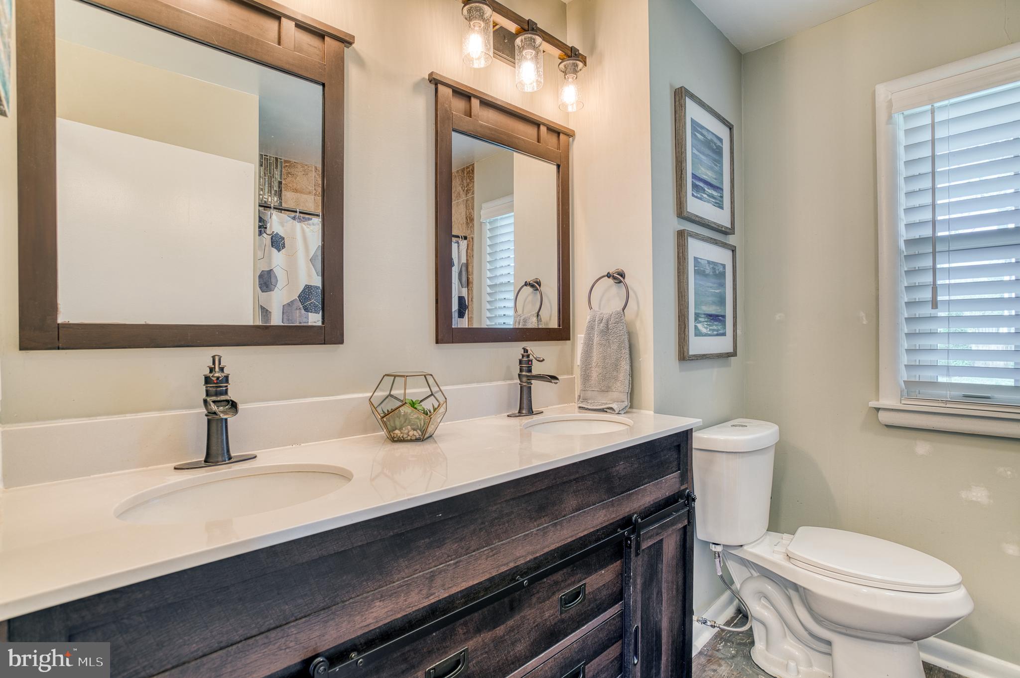 FOXHILLS - Residential