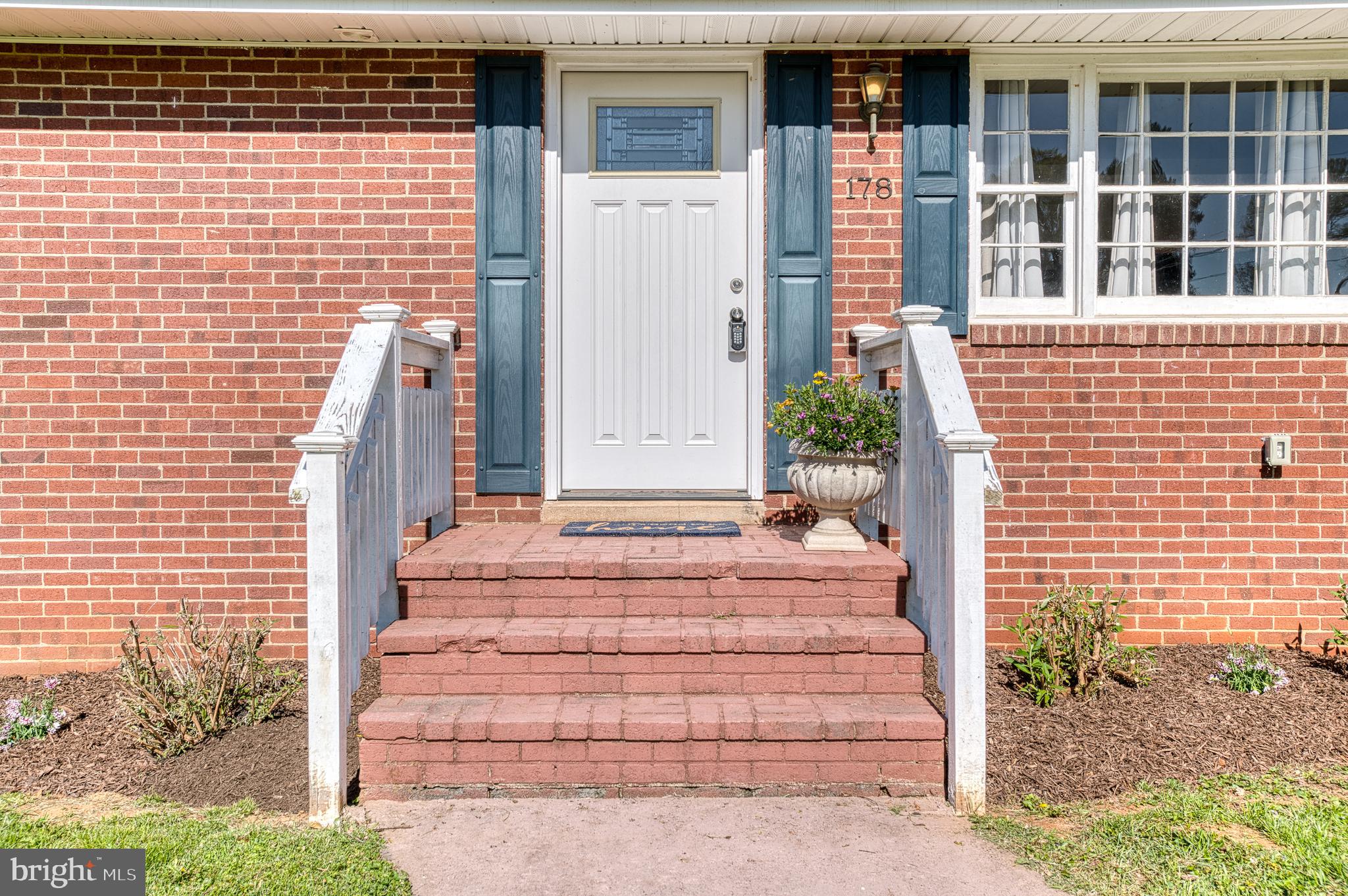 FOXHILLS - Residential