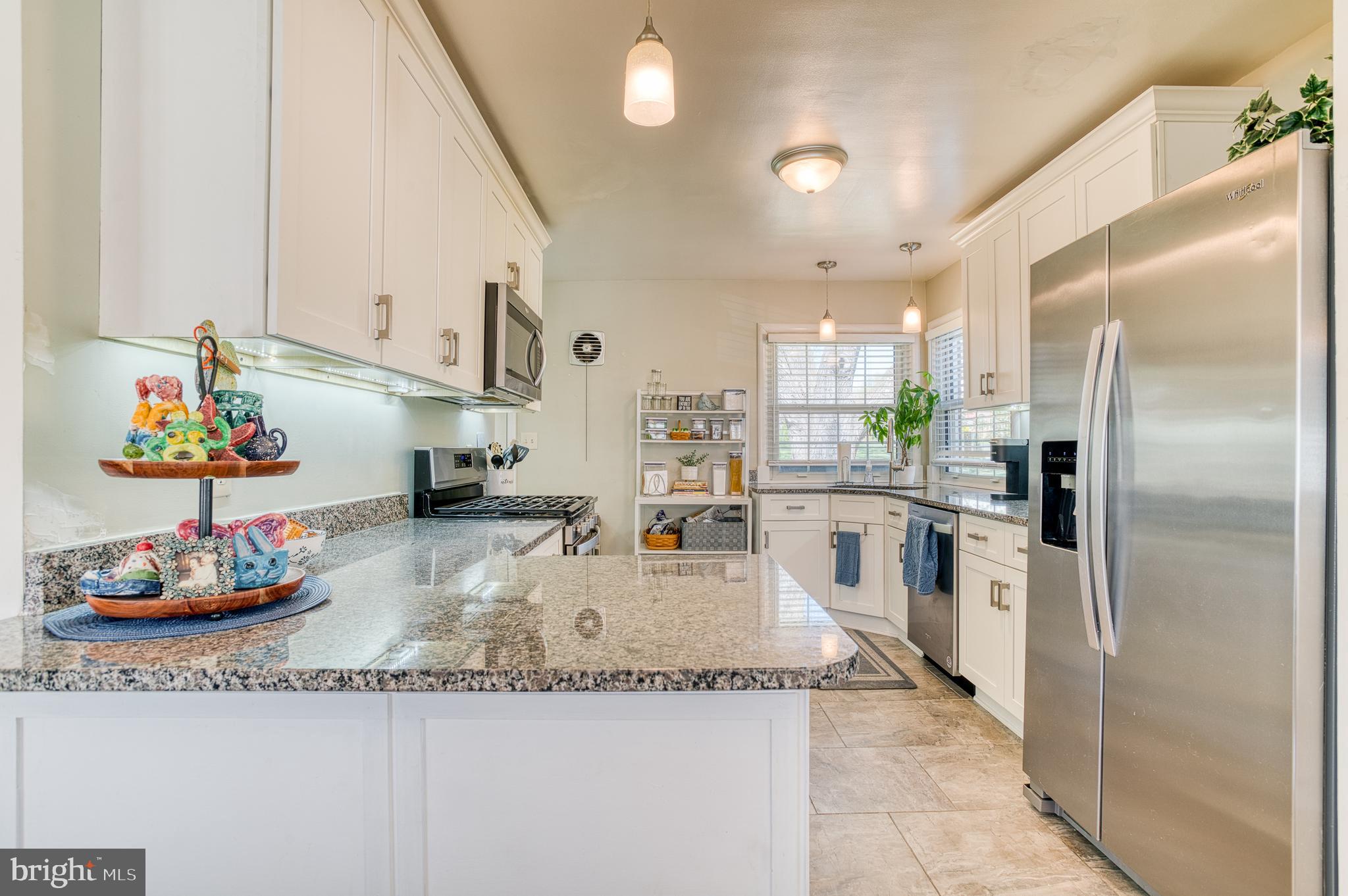 FOXHILLS - Residential