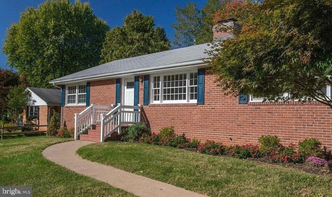 FOXHILLS - Residential