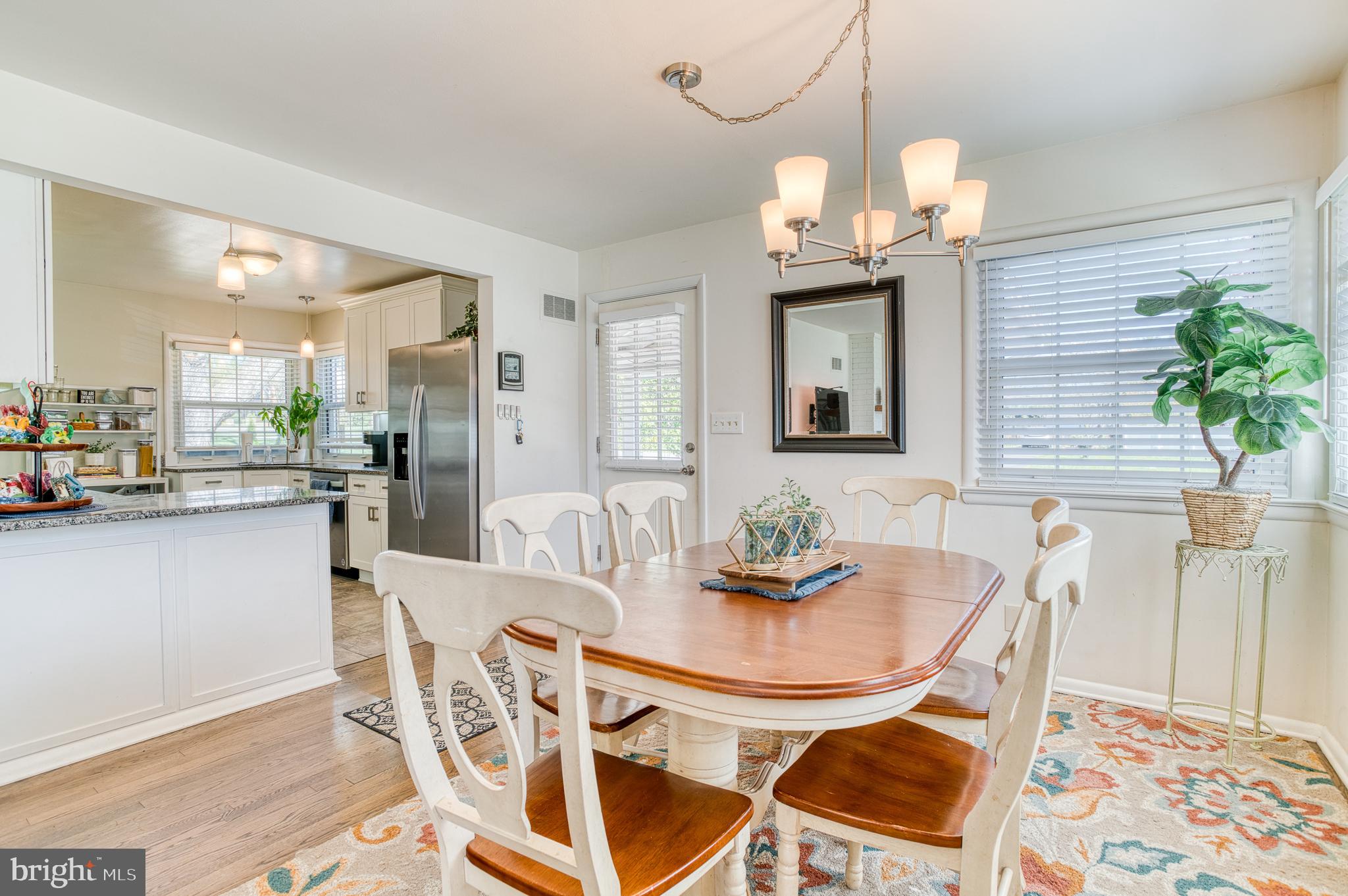 FOXHILLS - Residential