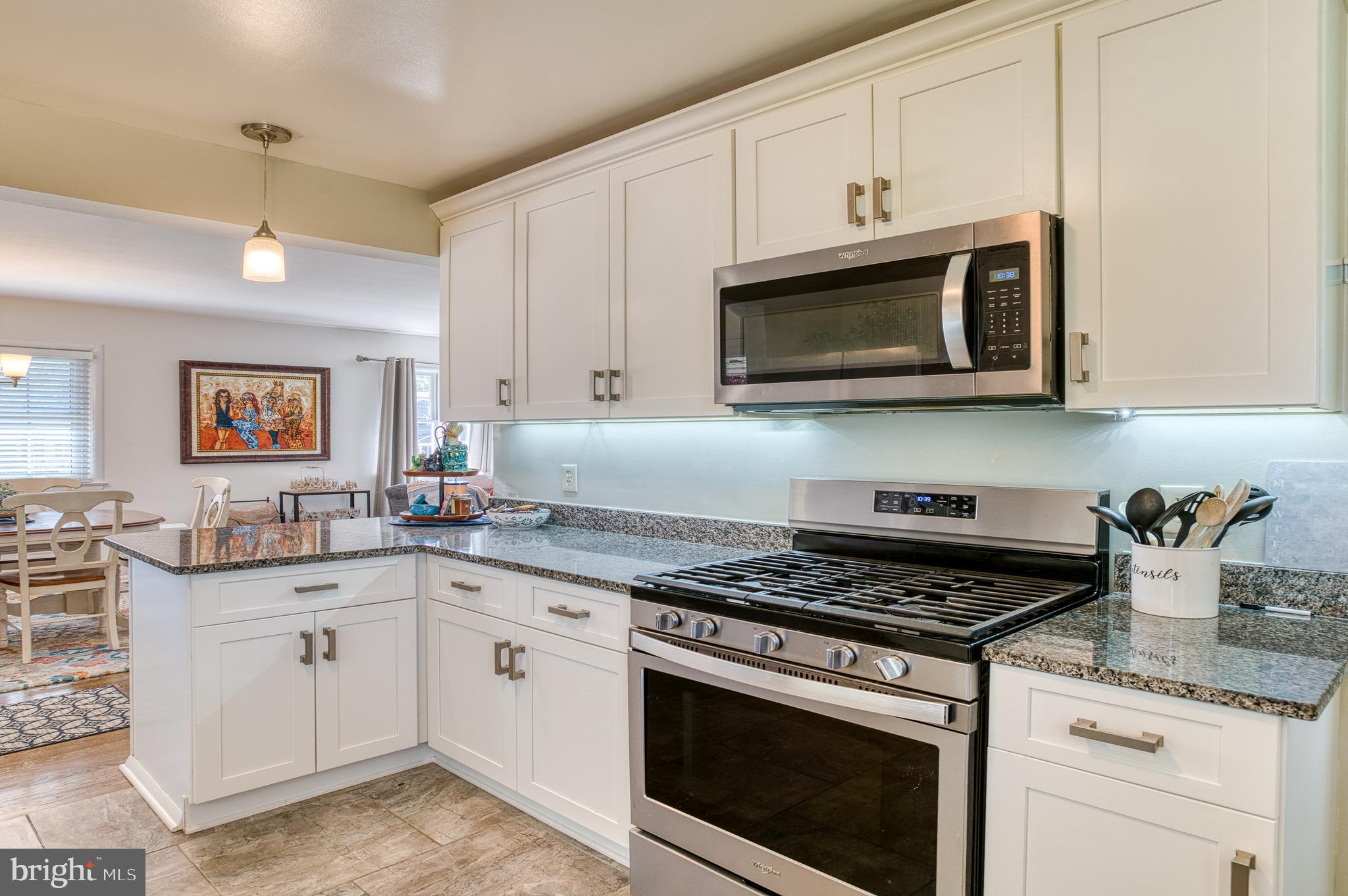 FOXHILLS - Residential