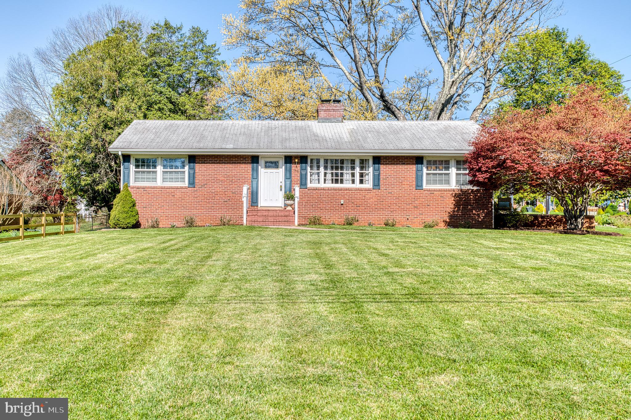 FOXHILLS - Residential