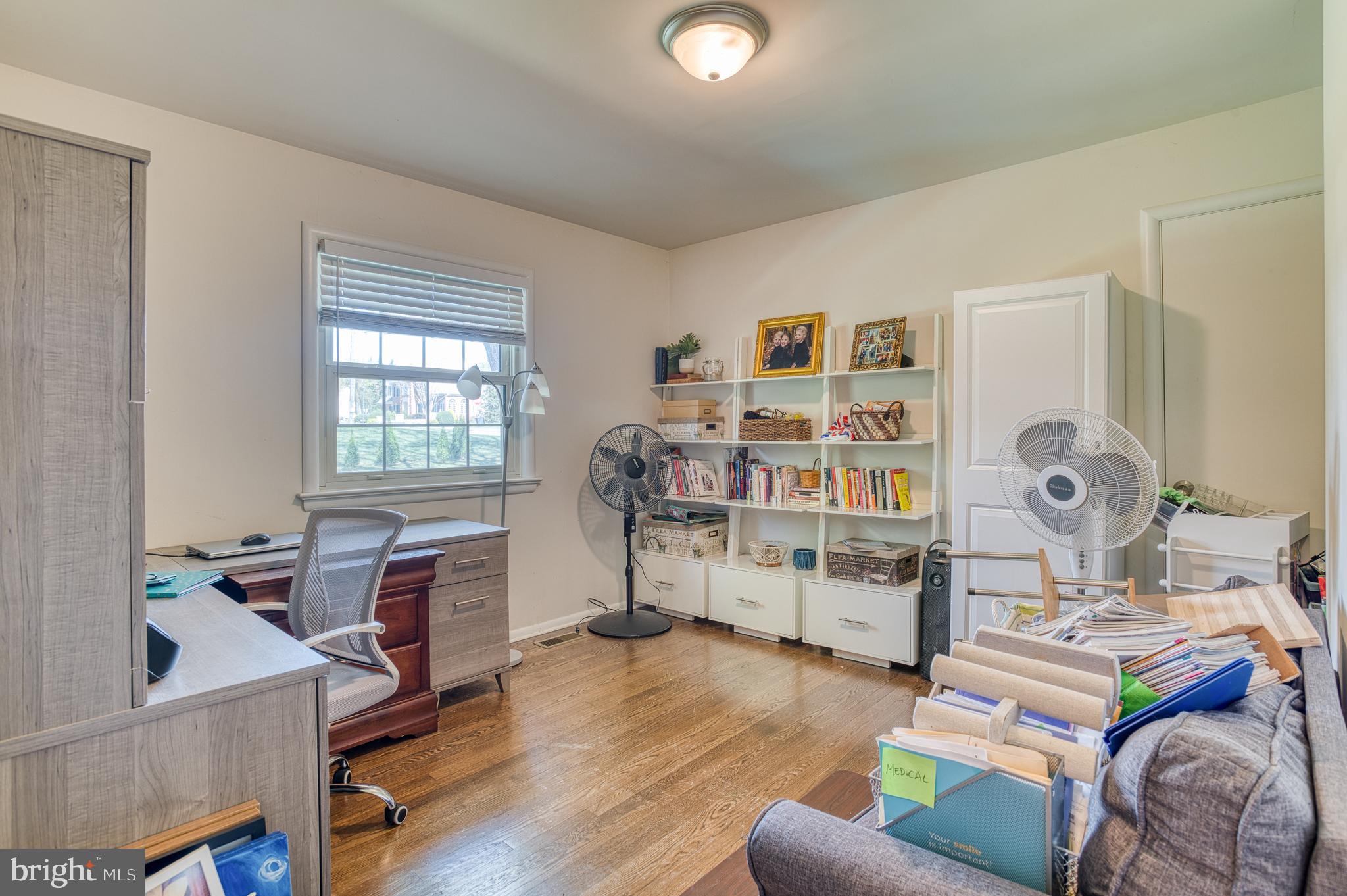 FOXHILLS - Residential