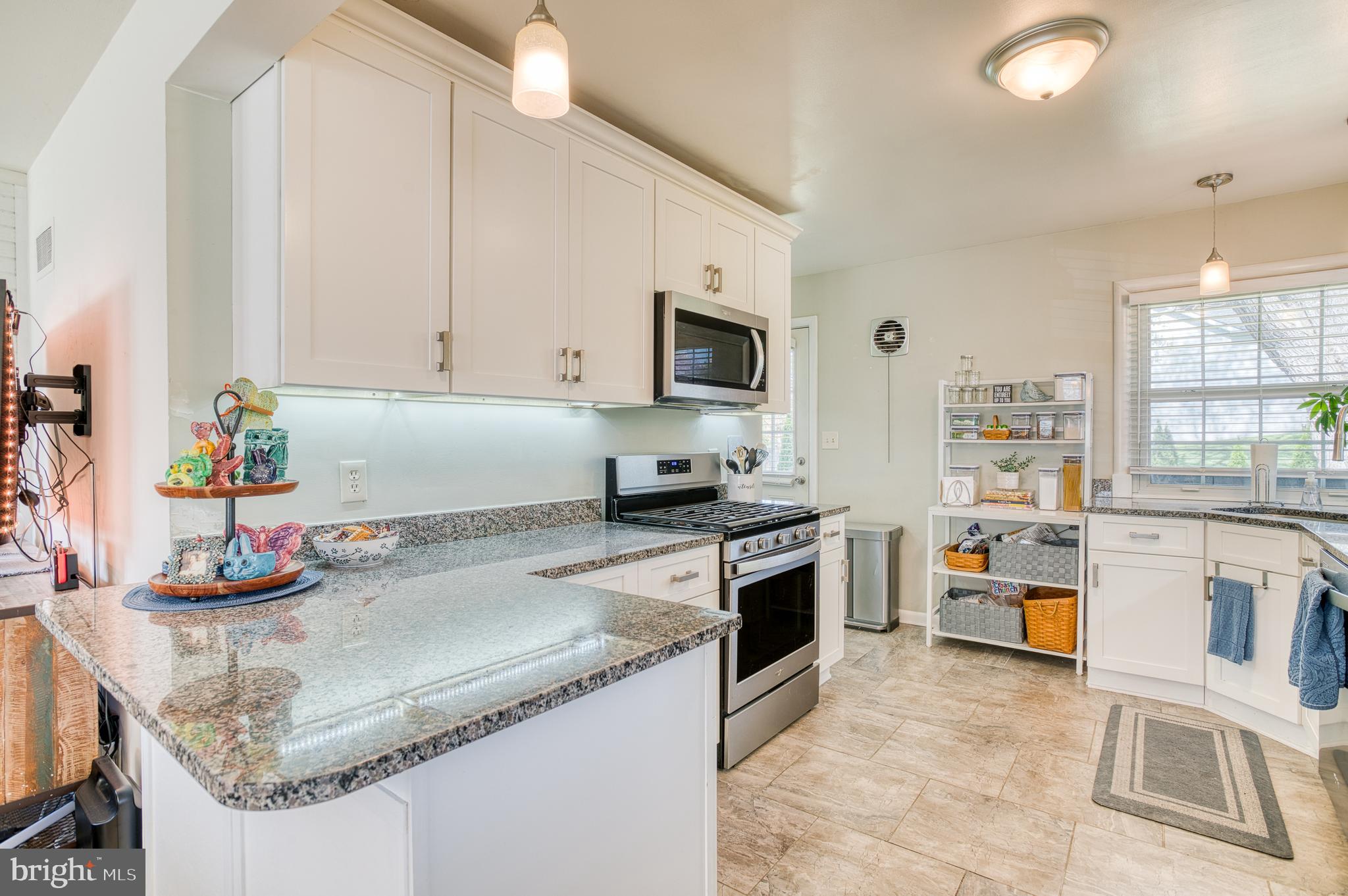 FOXHILLS - Residential