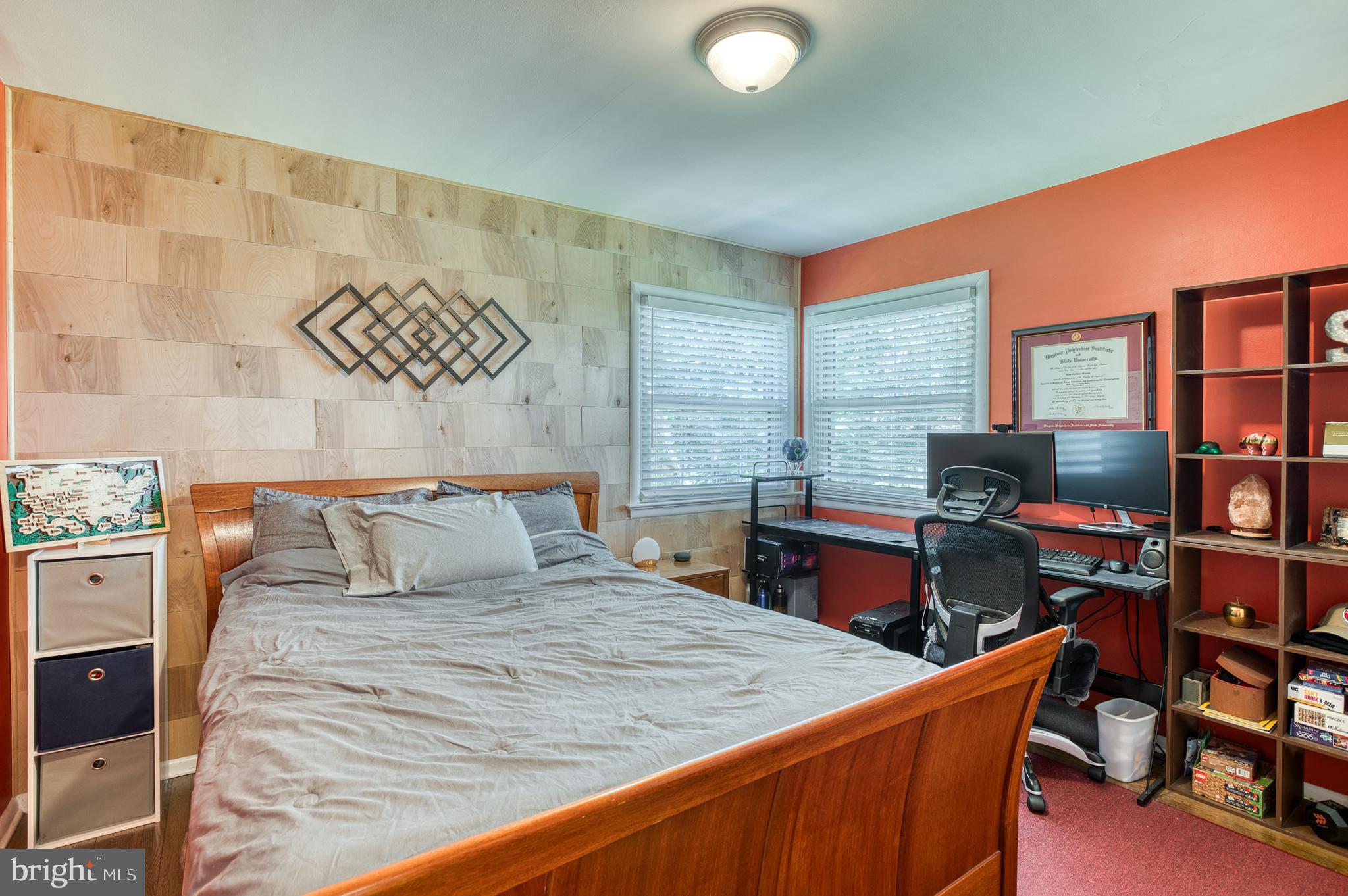 FOXHILLS - Residential