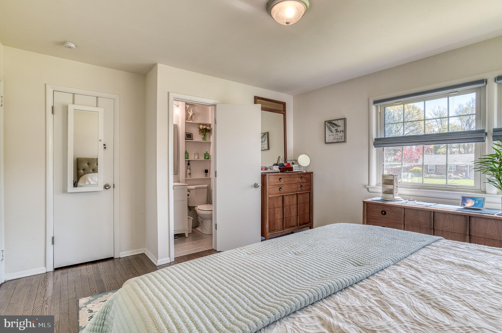 FOXHILLS - Residential