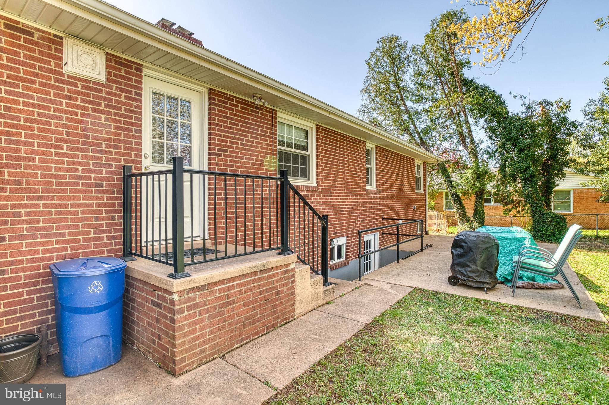 FOXHILLS - Residential