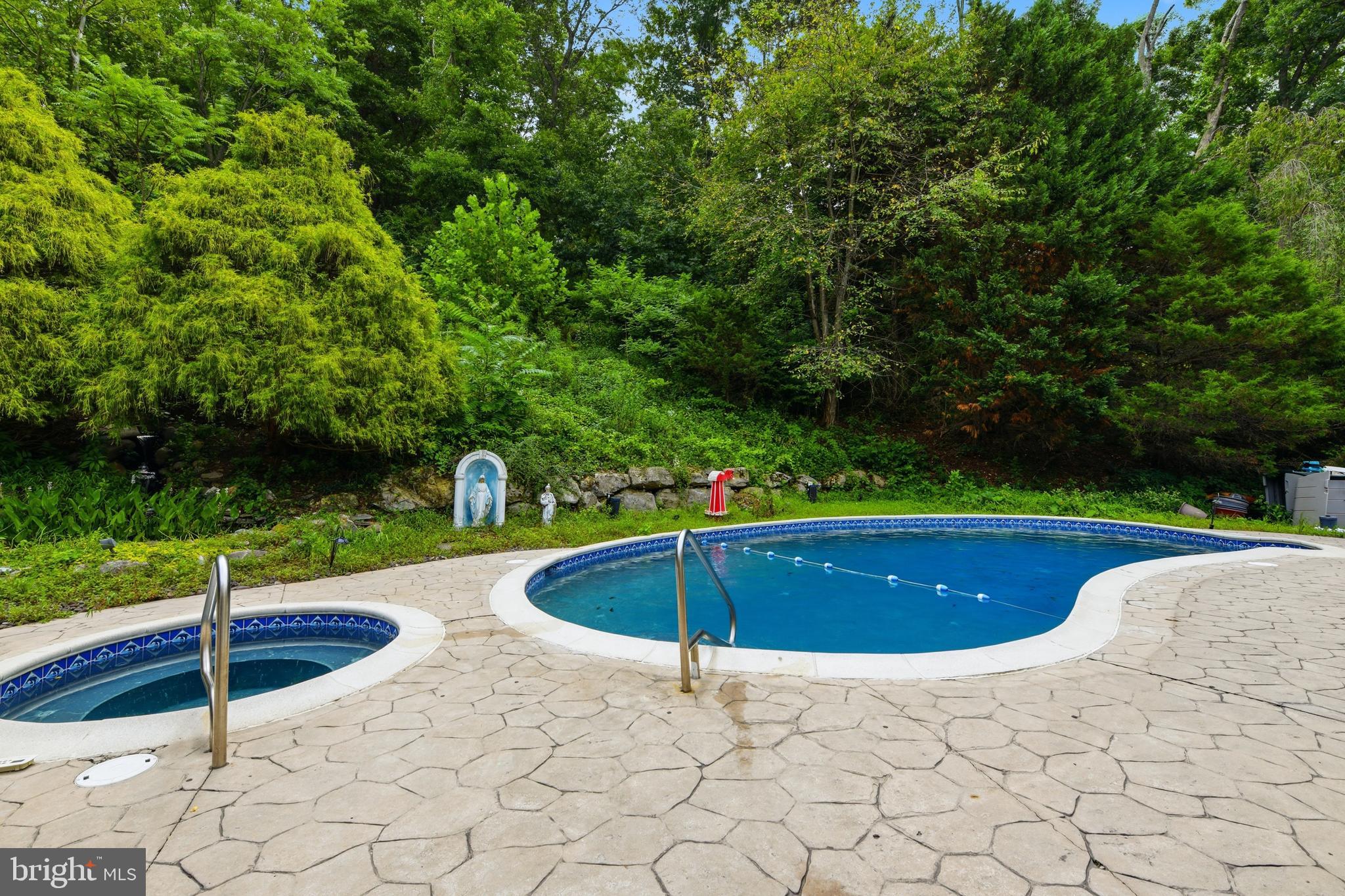 7 Woods Way, Reading, PA, 19610, USA, 4 Bedrooms Bedrooms, ,5 BathroomsBathrooms,Residential,Active,7 Woods Way,PABK2075602