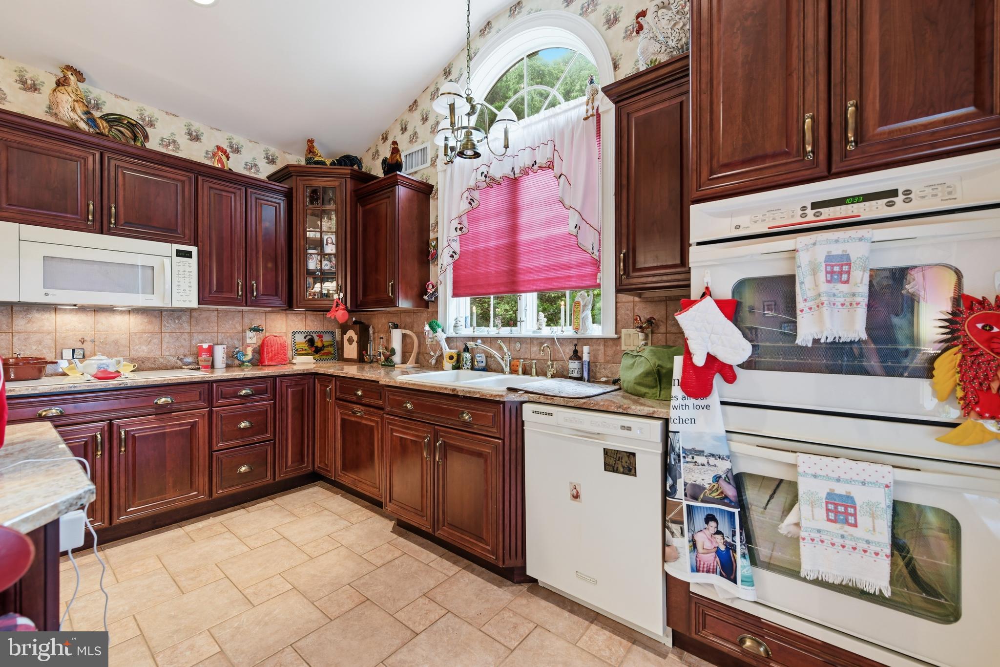 7 Woods Way, Reading, PA, 19610, USA, 4 Bedrooms Bedrooms, ,5 BathroomsBathrooms,Residential,Active,7 Woods Way,PABK2075602