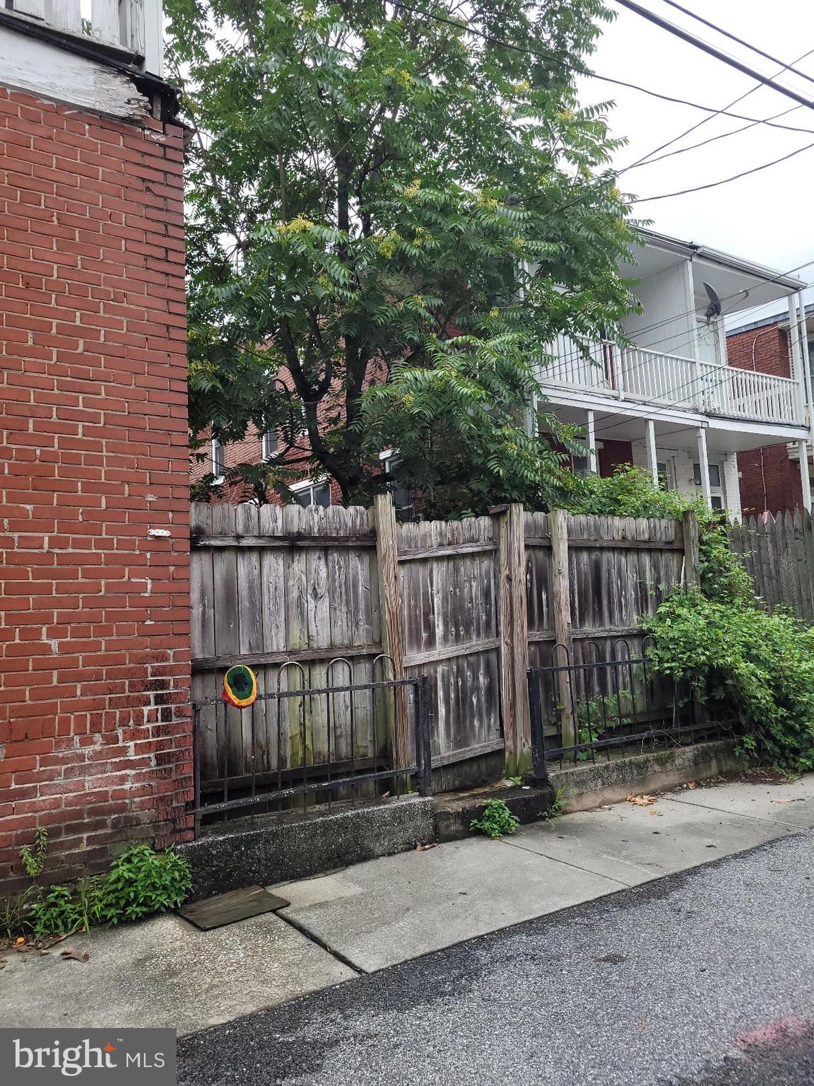 261 PEFFER STREET