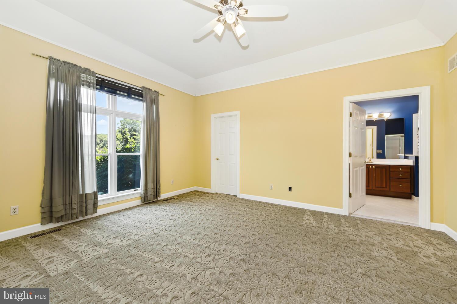 EASTON CLUB - Residential