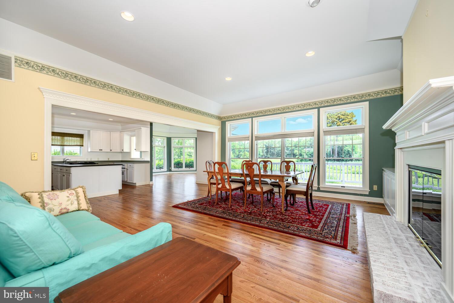 EASTON CLUB - Residential