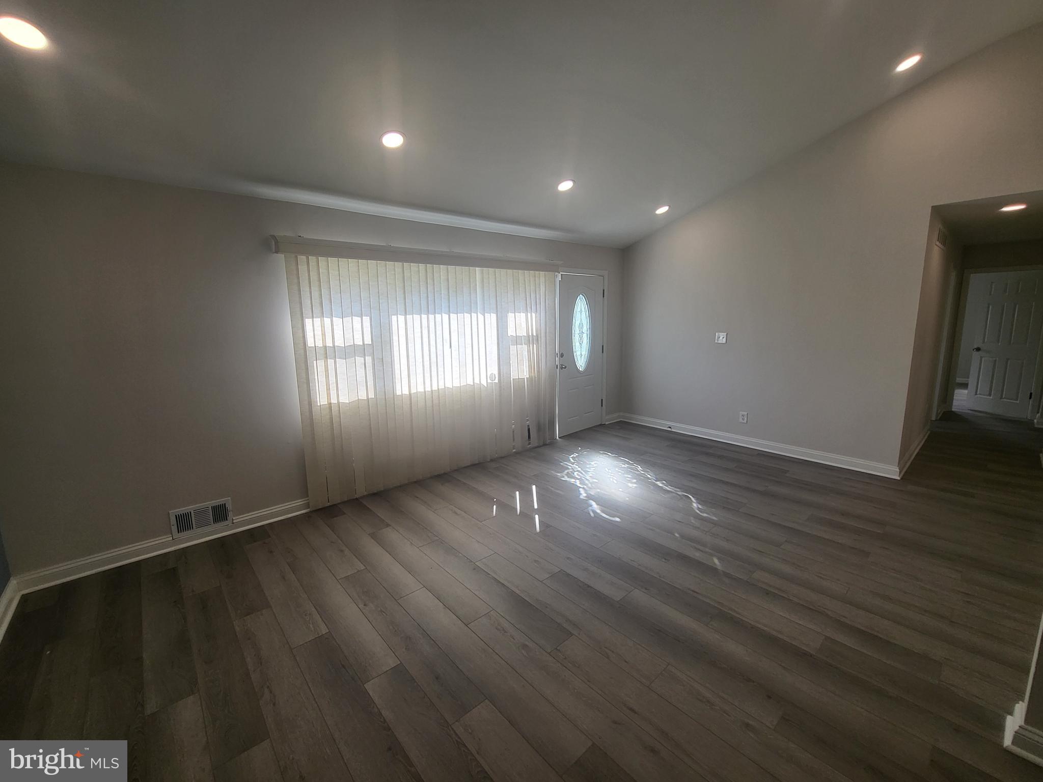 LIBERTY MANOR - Residential