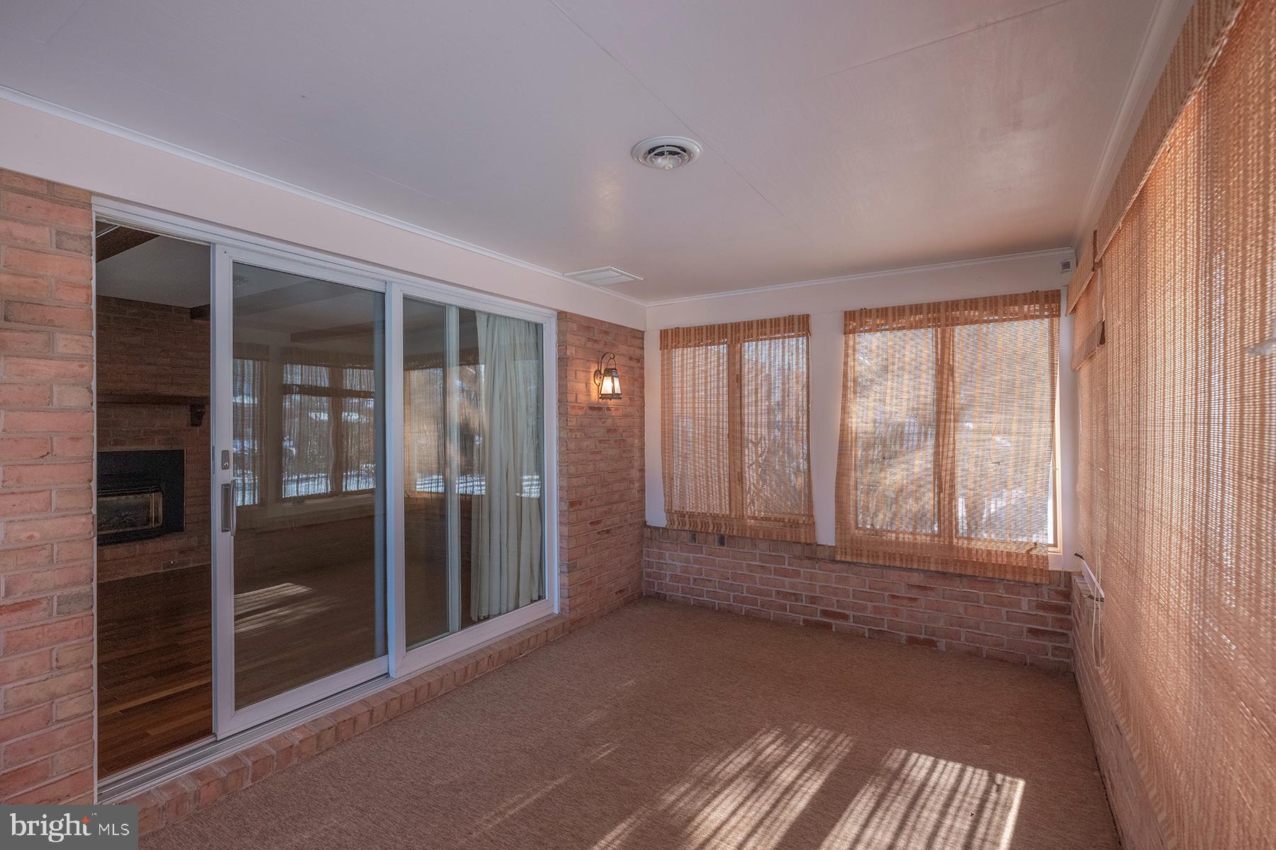 SPRING VALLEY - Residential